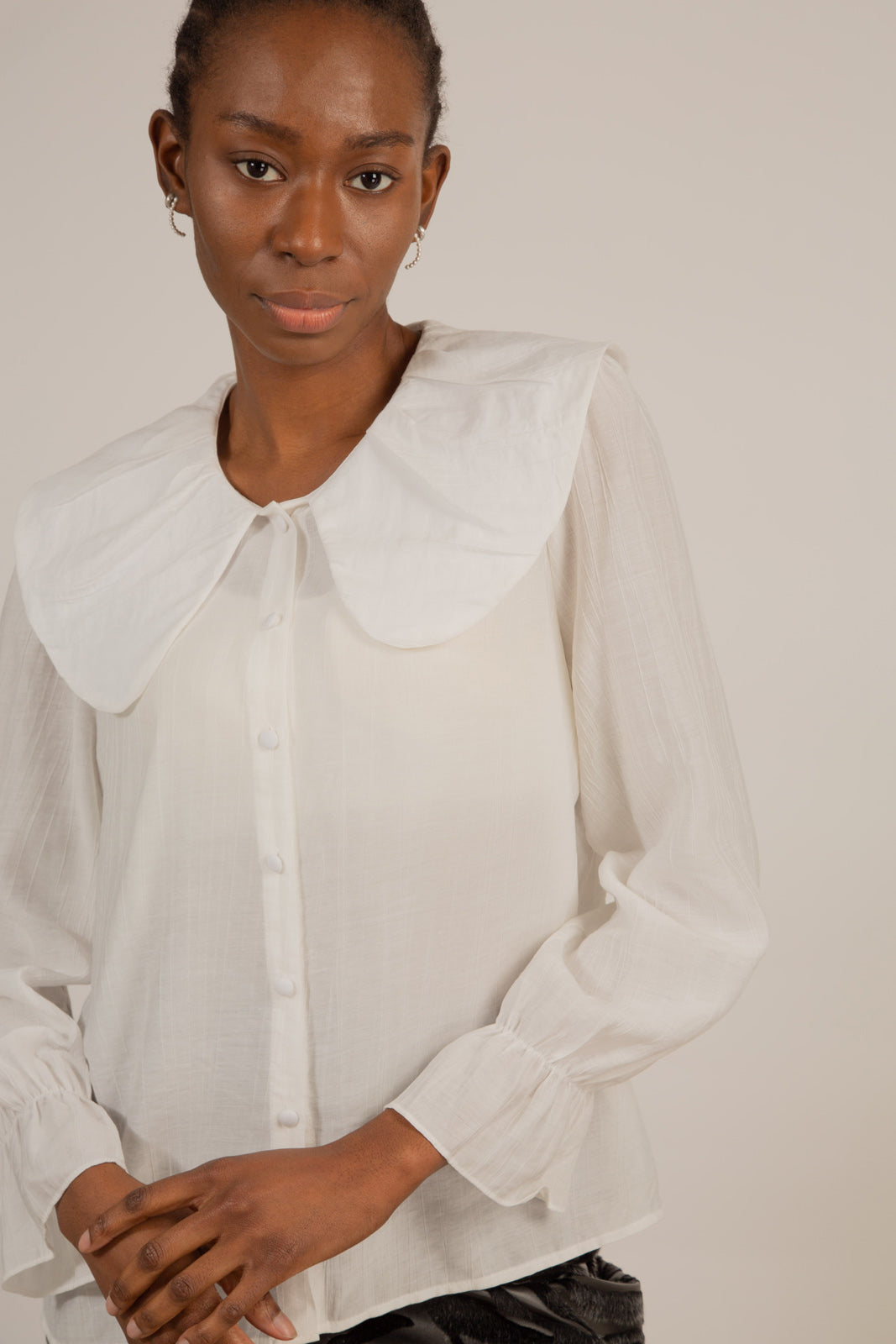 White large collar blouse_1
