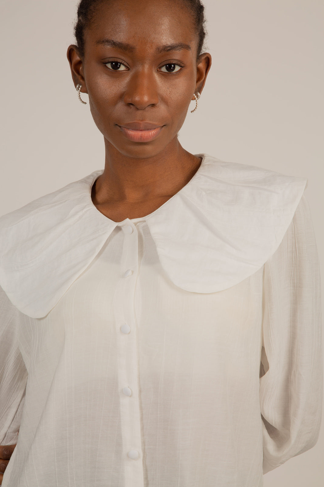 White large collar blouse_9