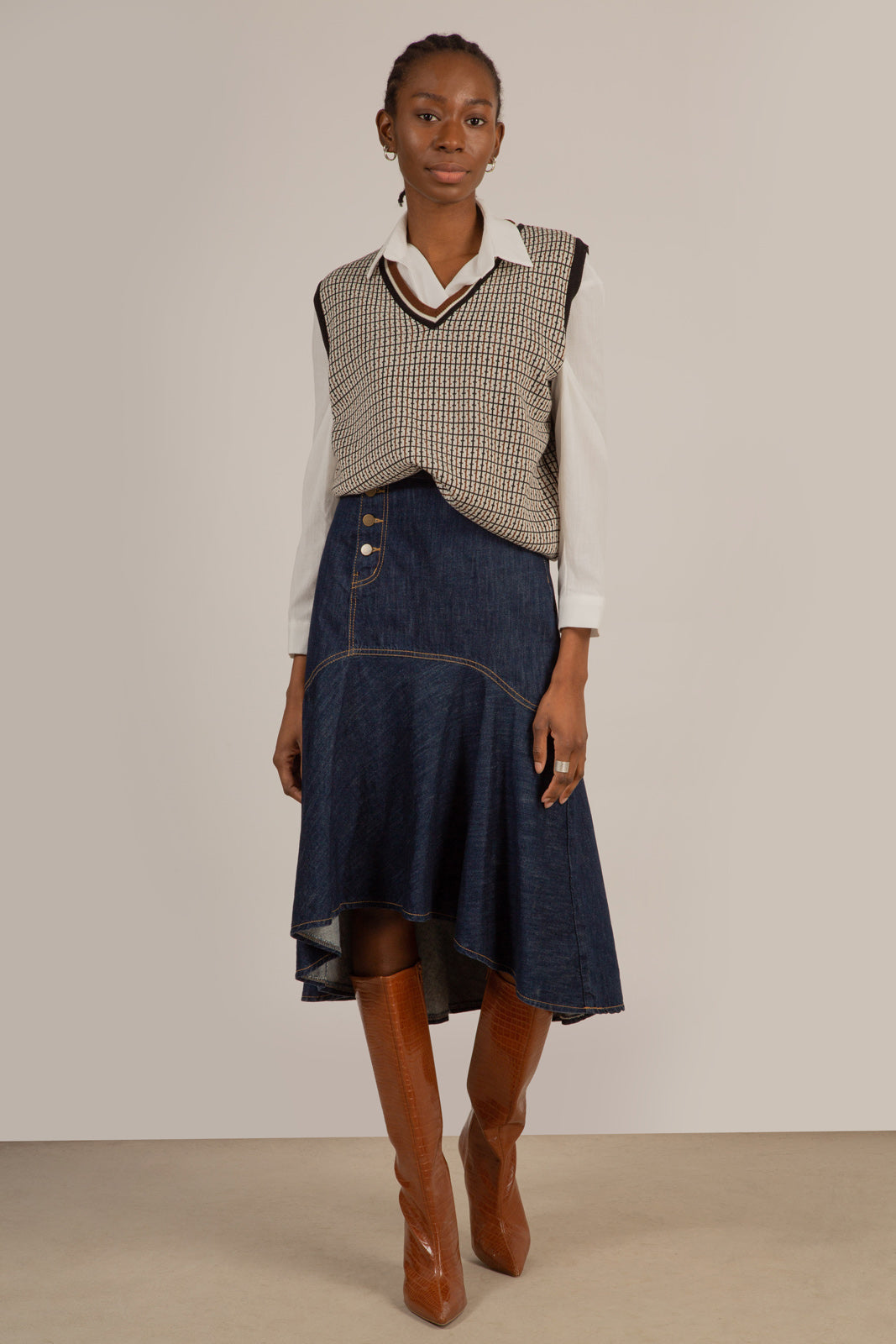 Brown and ivory graphic V neck sweater vest_3