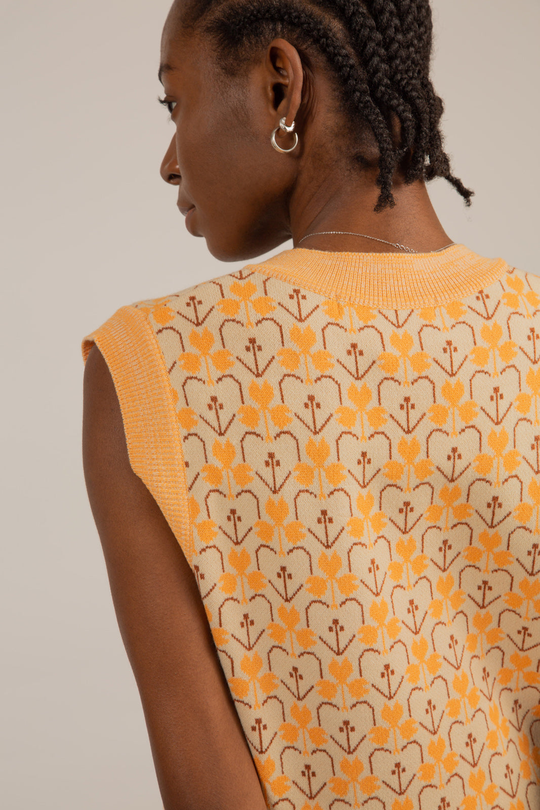 Orange and brown mod floral sweater vest_6