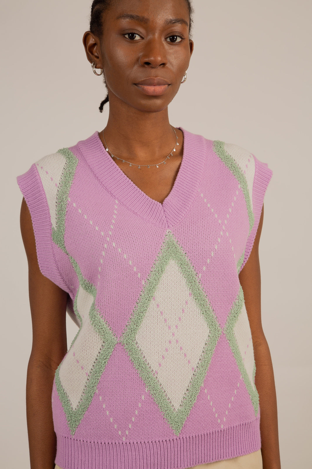 Lilac and grey textured argyle sweater vest_8