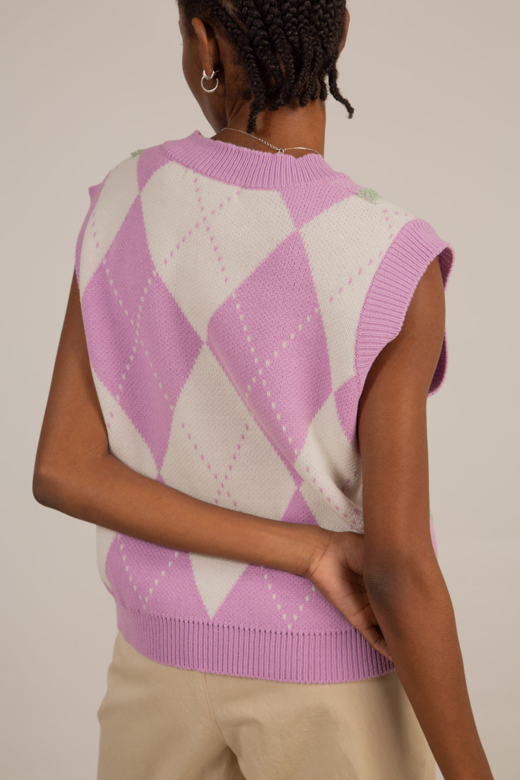 Lilac and grey textured argyle sweater vest_14
