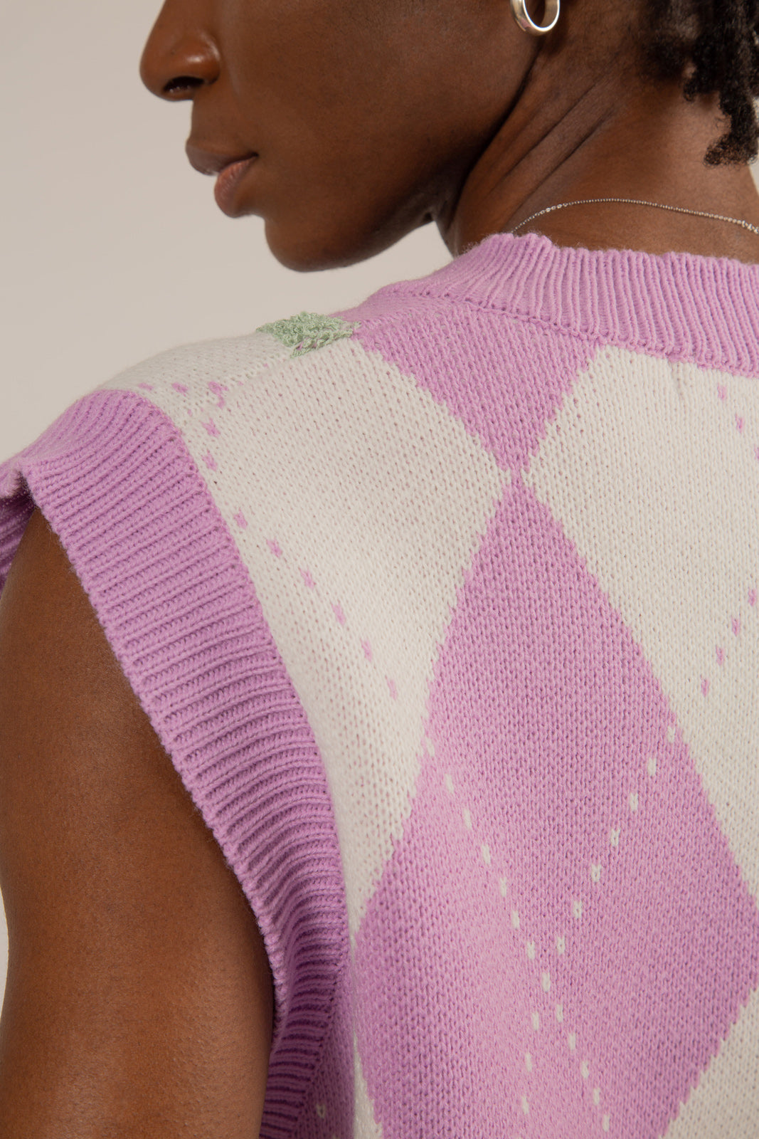 Lilac and grey textured argyle sweater vest_15