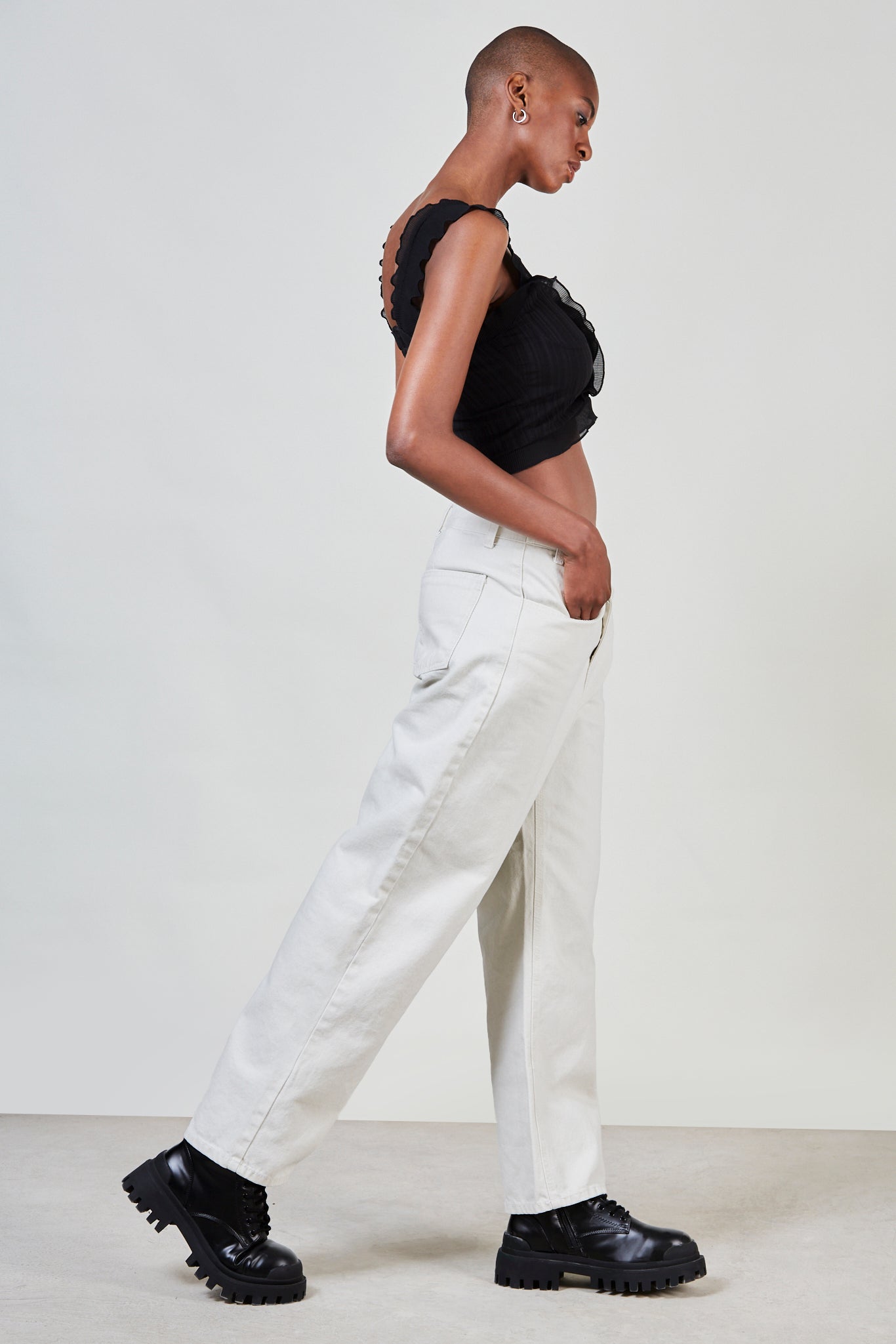 Off white button waist jeans_5