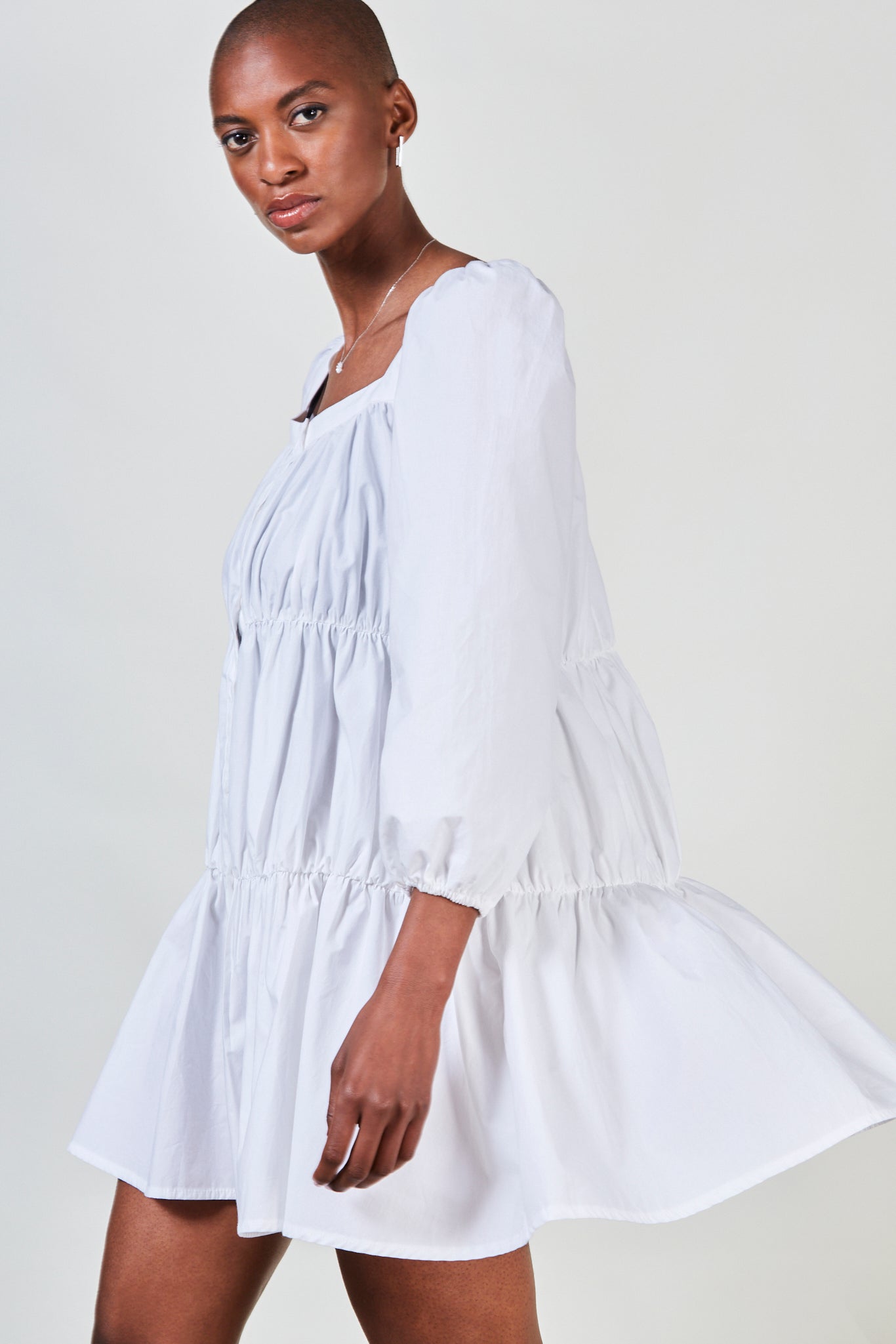 White square neck tiered mini dress_1