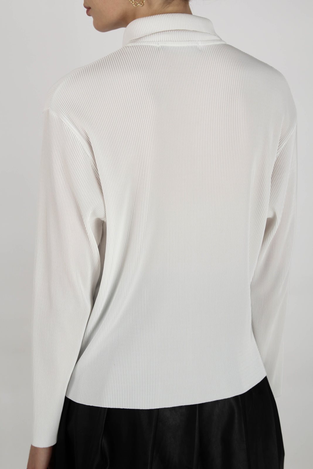 White micro pleated long sleeved shirt_5