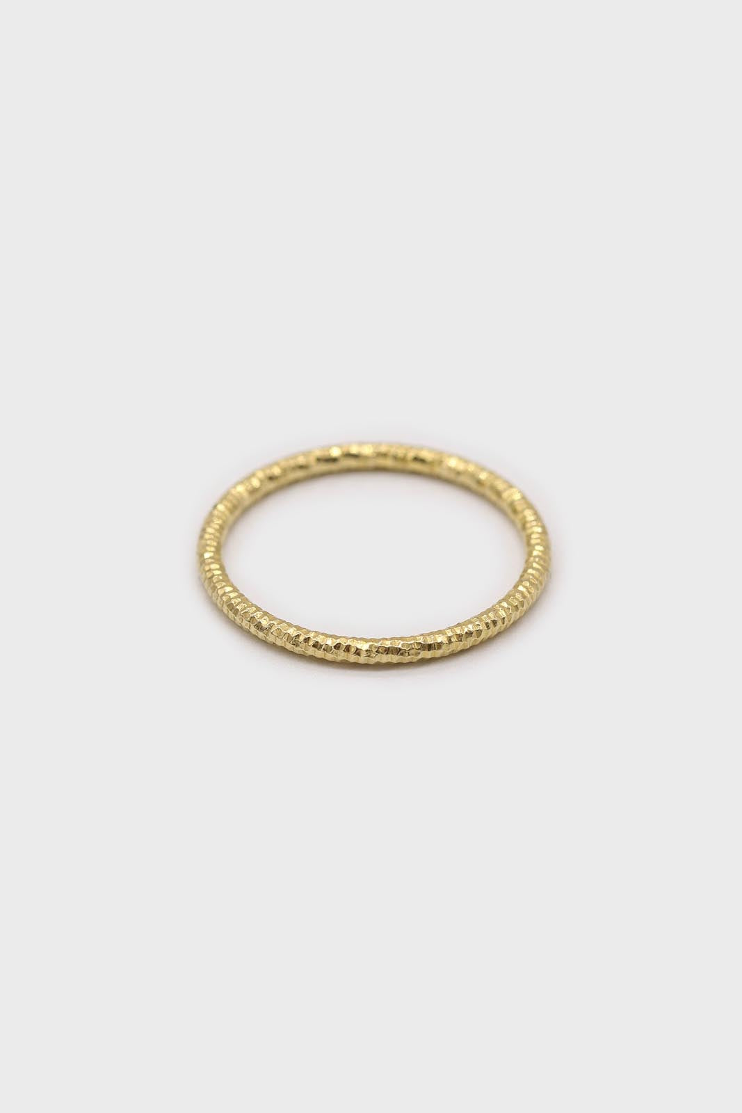 Gold hammered thin band_1