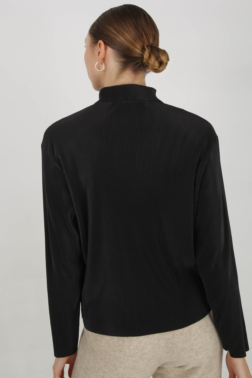 Black micro pleated long sleeved shirt_4