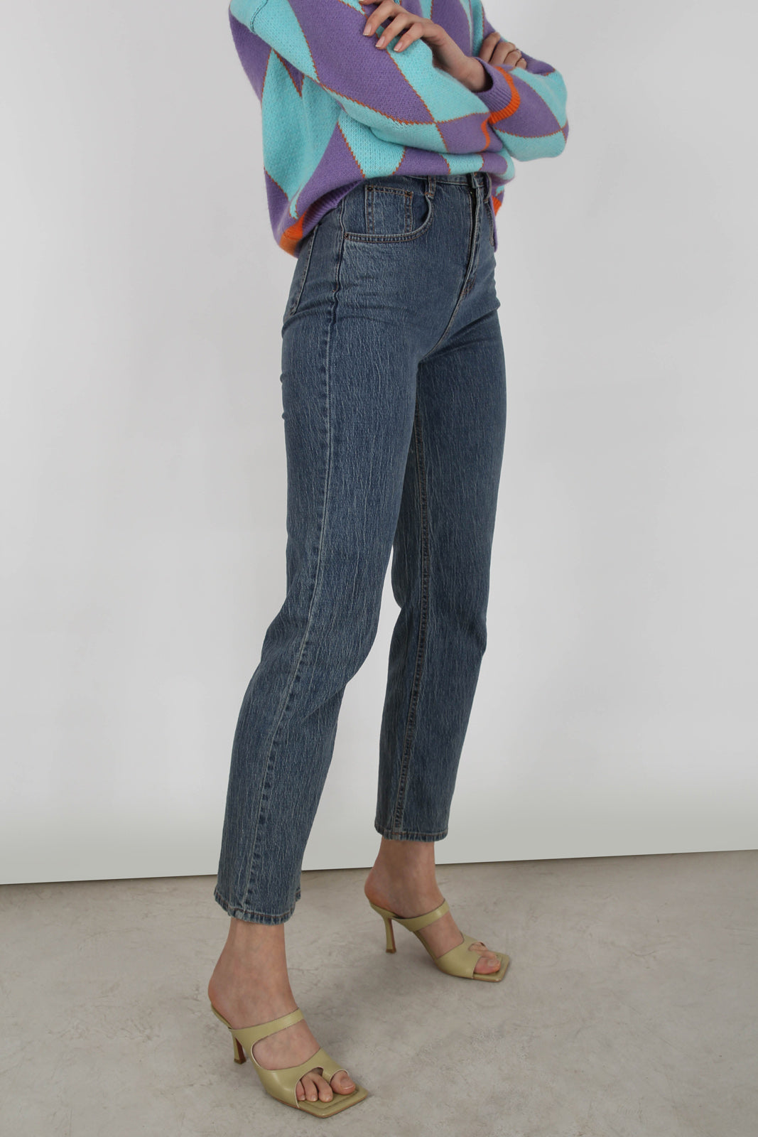 Blue washed recycled cotton blend jeans_4