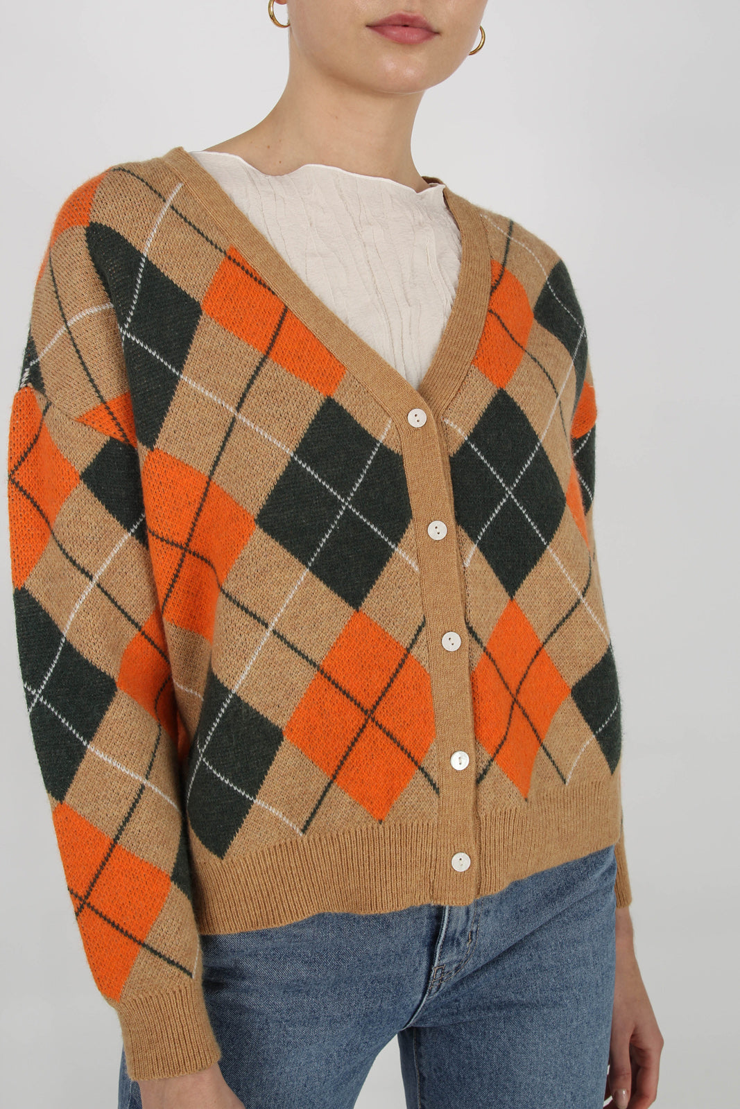 Beige and orange argyle V neck cardigan_4