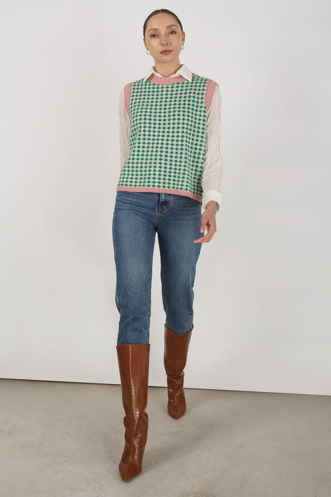 Pink and mint intarsia diamond sweater vest_2