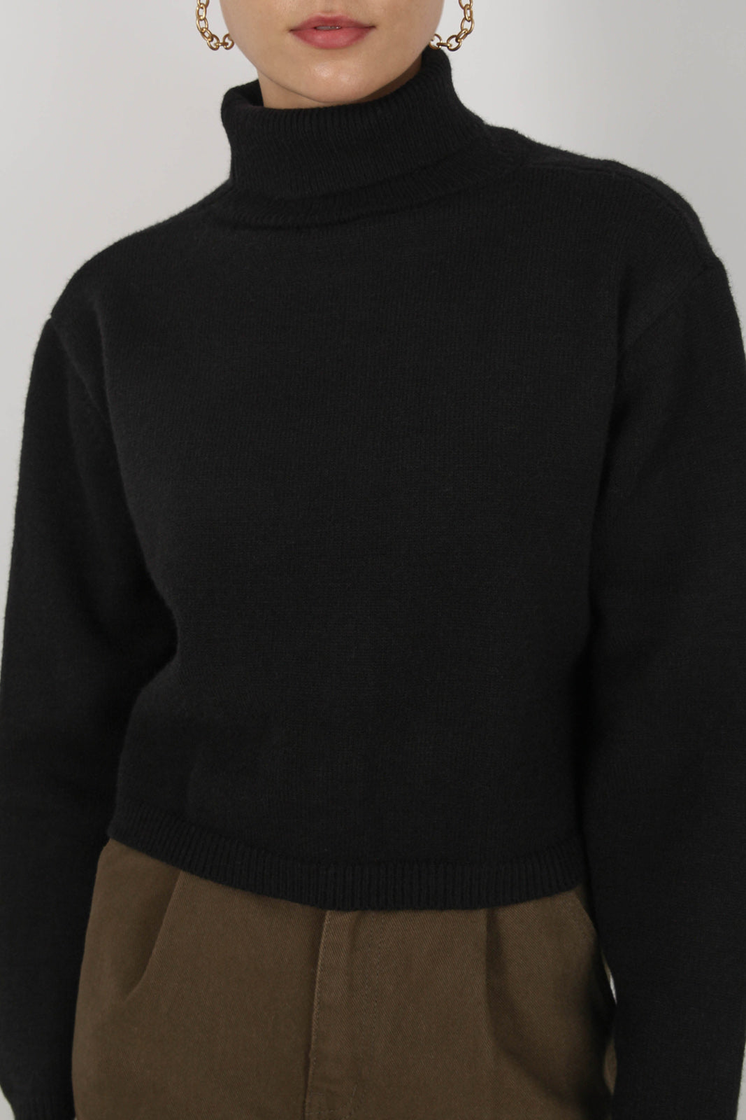 Black cropped turtleneck jumper_2