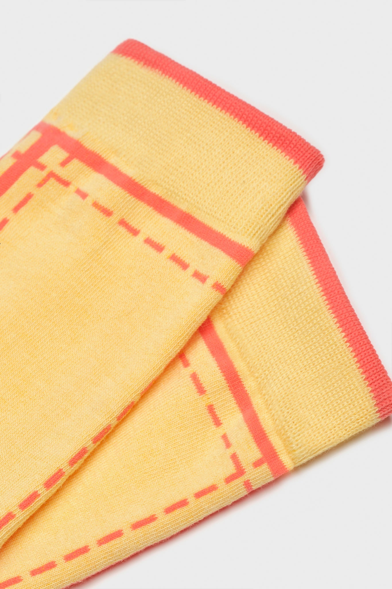 Yellow and blue dotted outline graphic socks_4