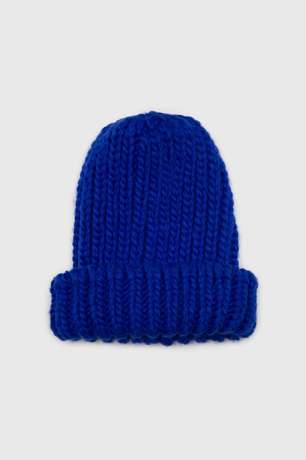 Cobalt blue ribbed black feather pom pom hat_2