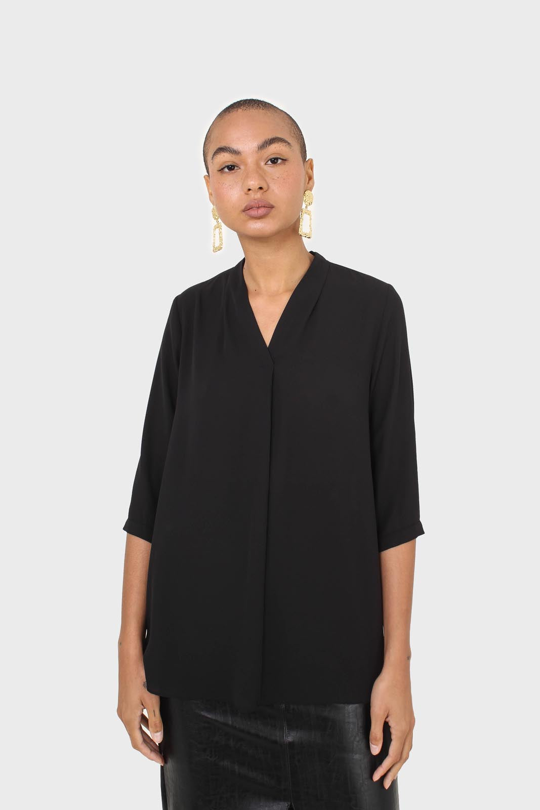 Black classic deep V blouse_7