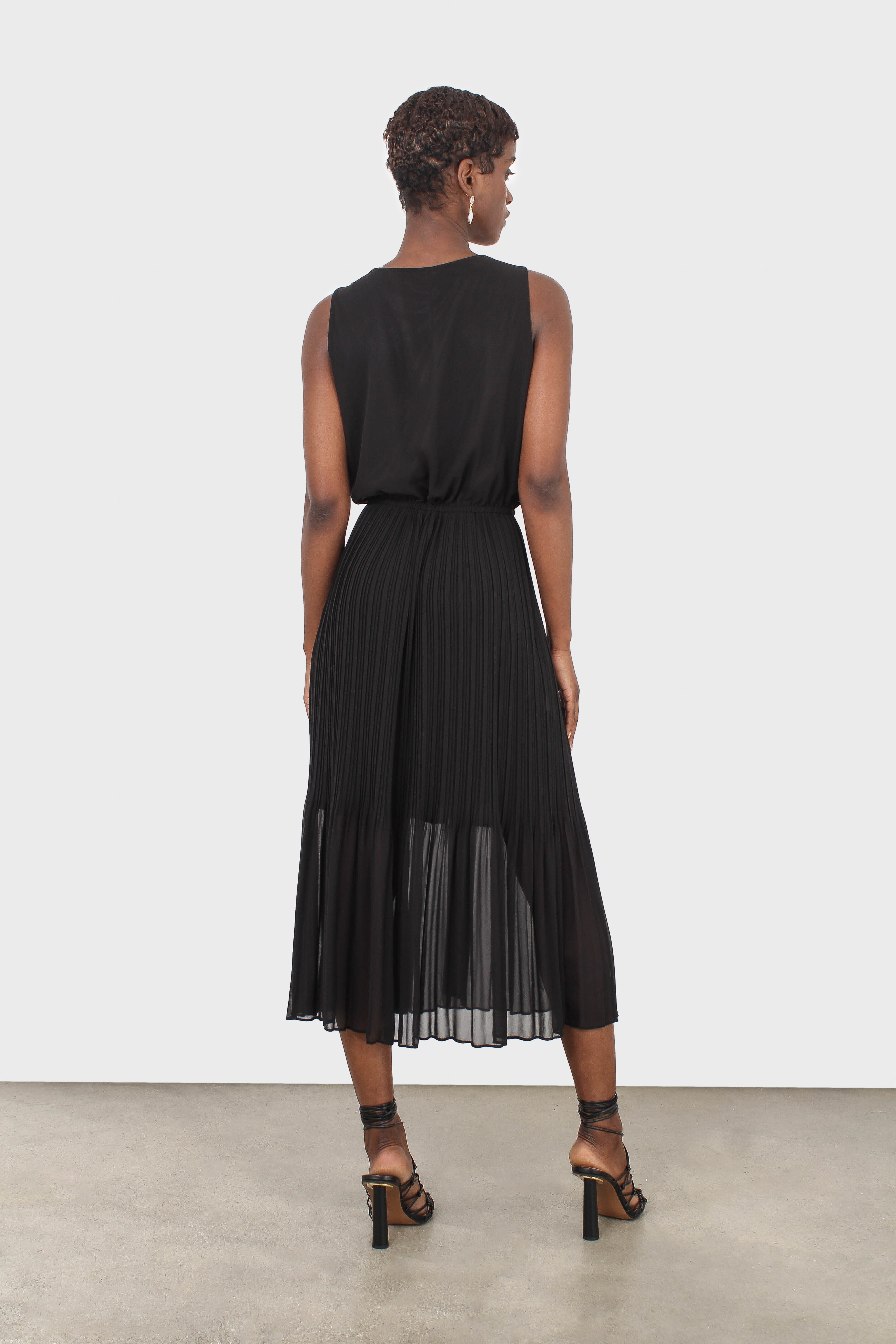 Black silky micro pleat maxi dress_7