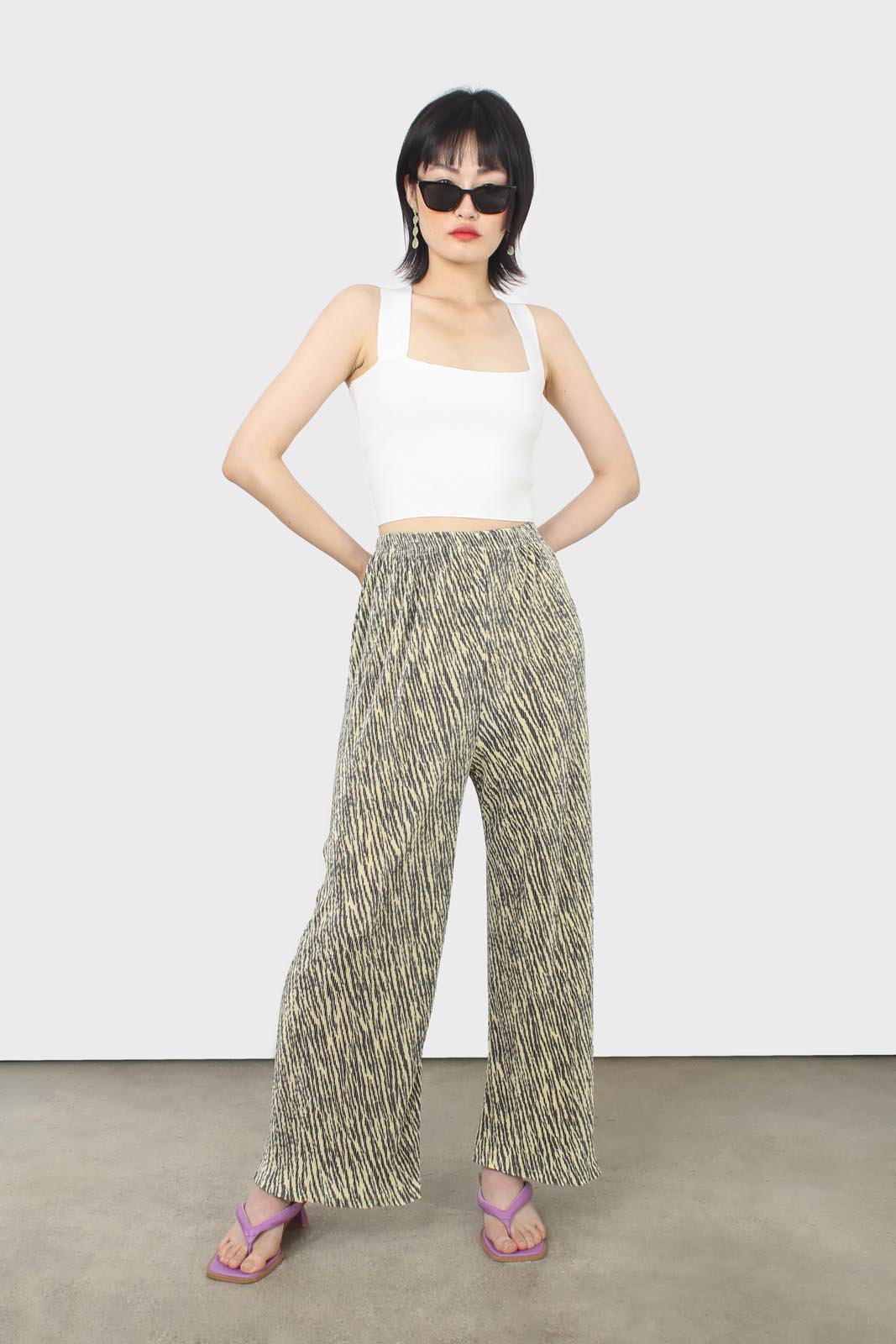 White thick strap cross back knit tank_5