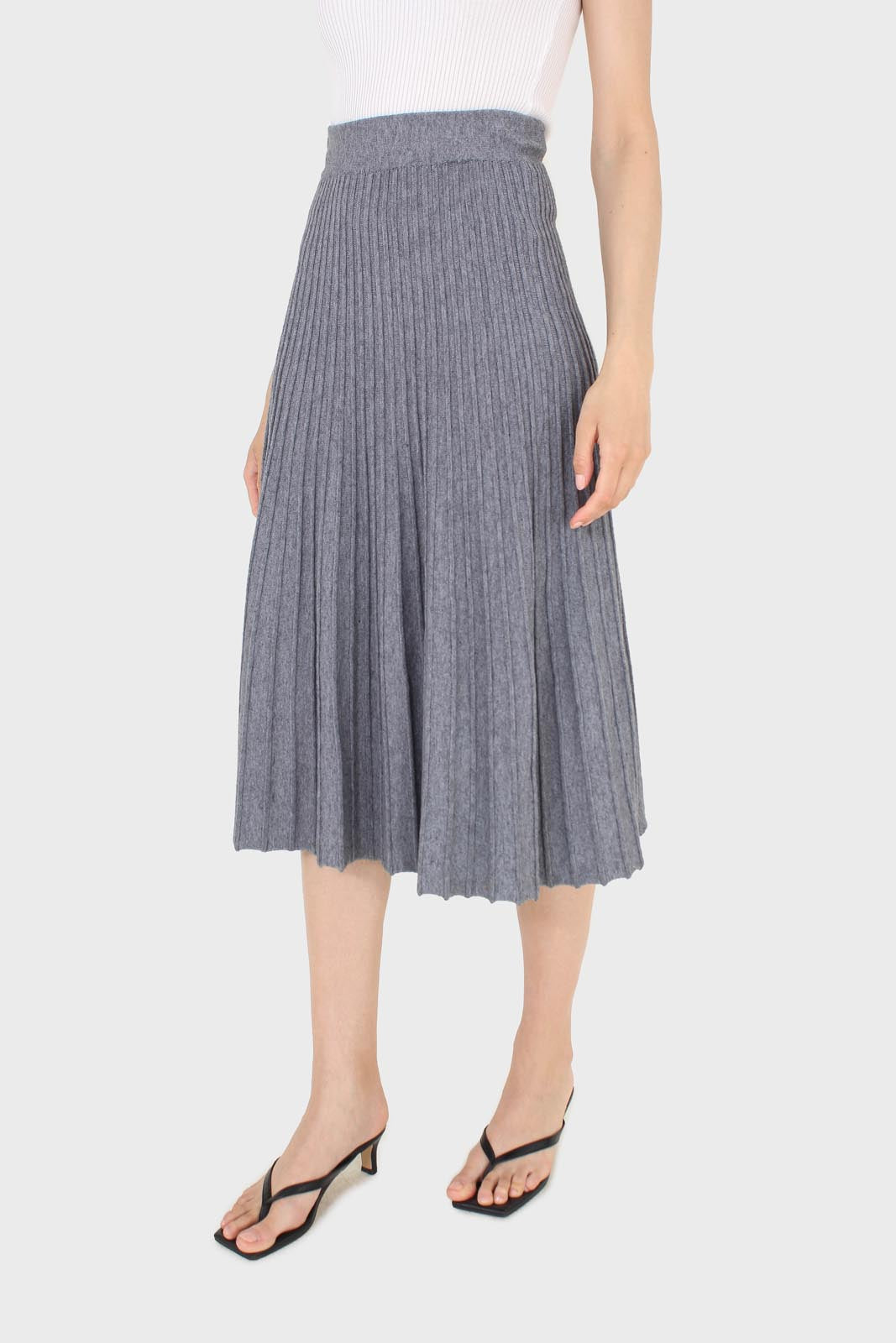 Grey lined midi length flare knit skirt_2