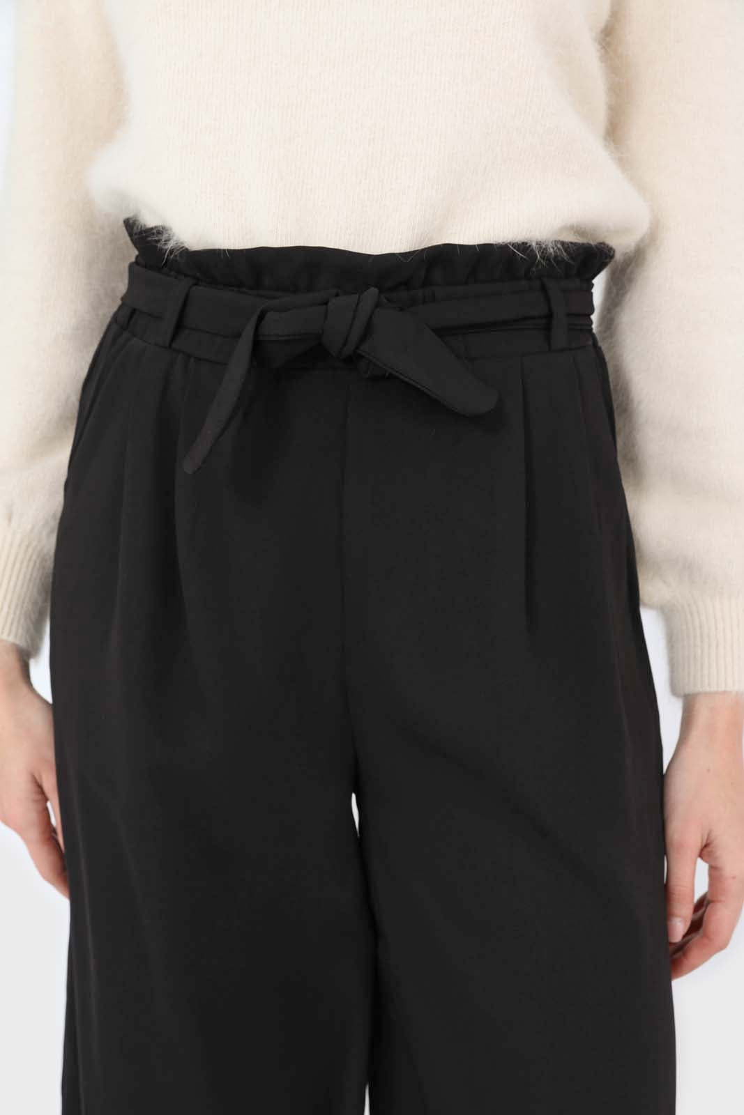 Black silky wide leg tie waist trousers_6