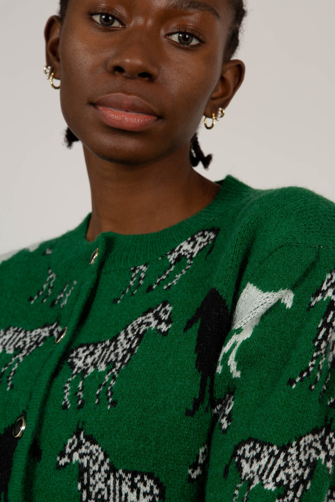 Green zebra intarsia puff sleeved cardigan_11