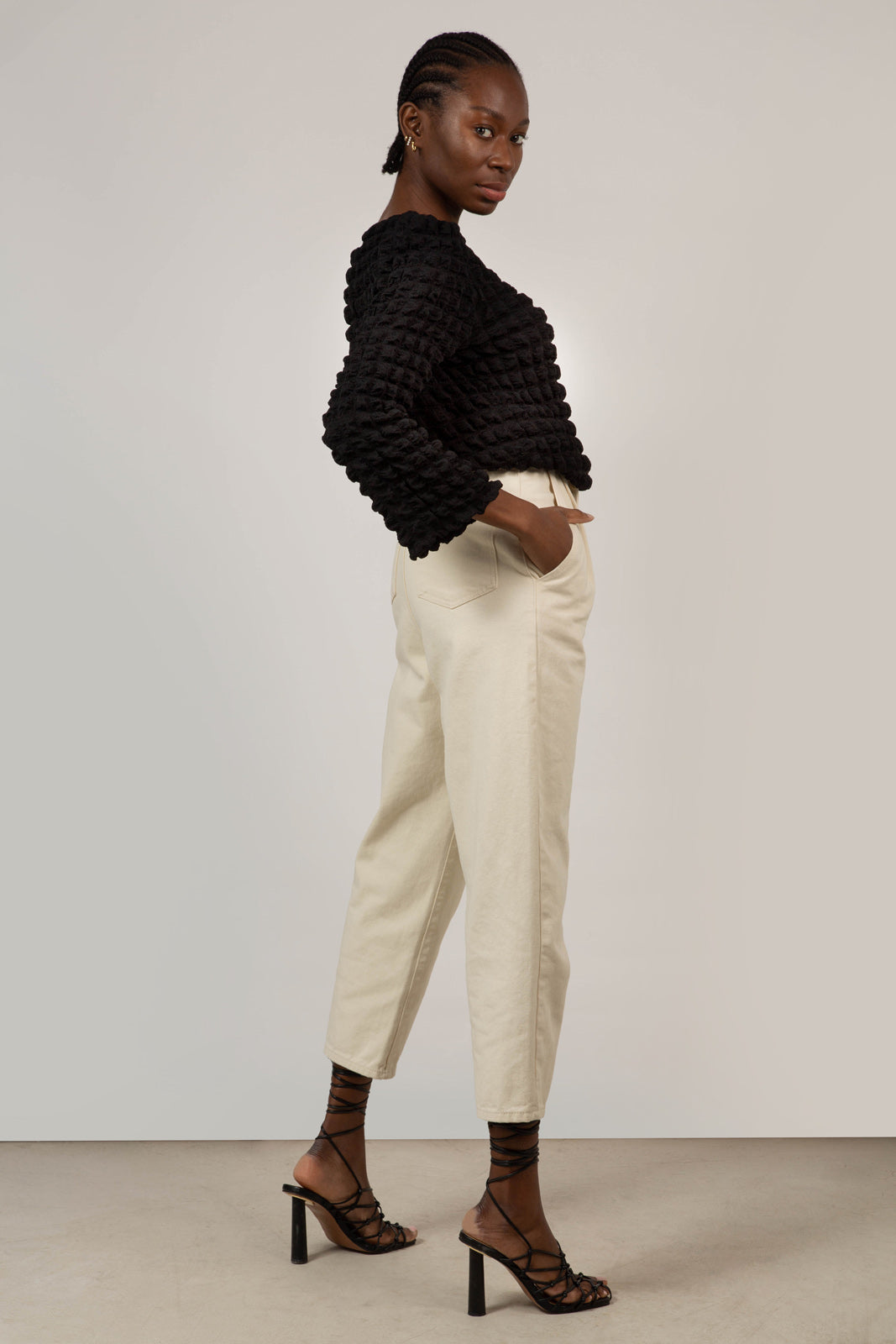 Ivory pleated loose fit jeans - 567_4