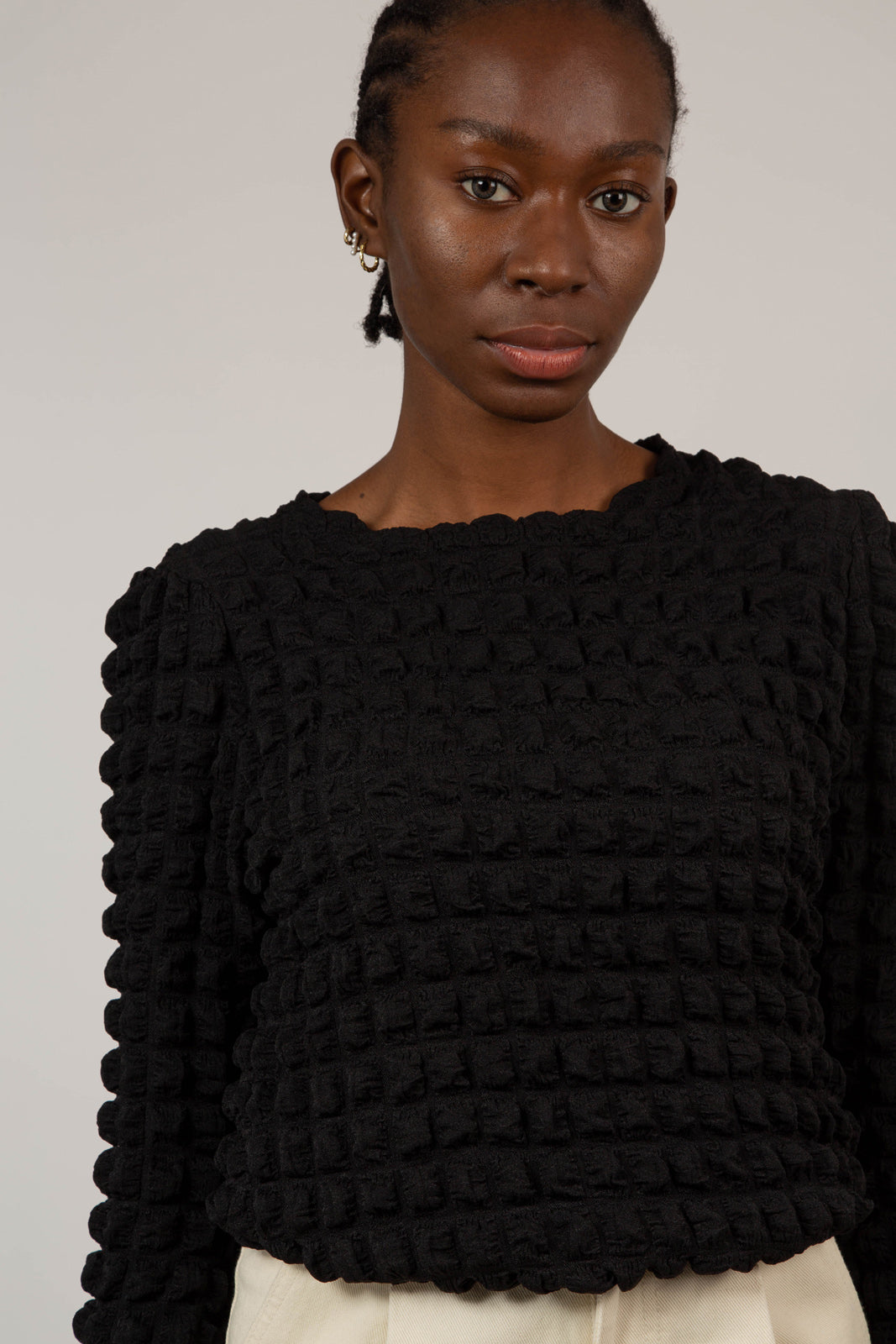 Black textured puff long sleeved top_6