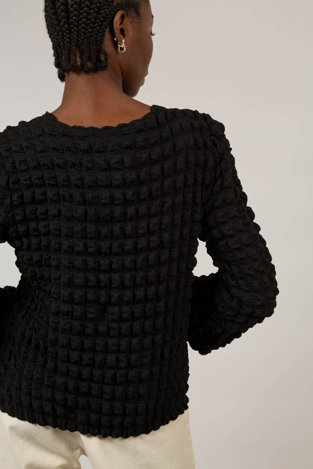 Black textured puff long sleeved top_9