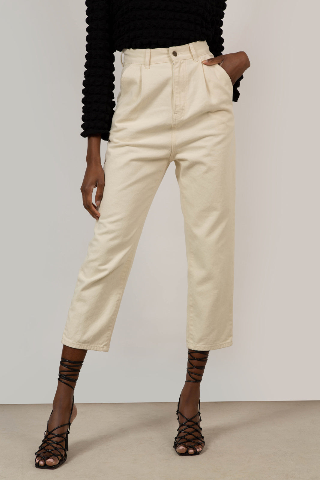 Ivory pleated loose fit jeans - 567_1