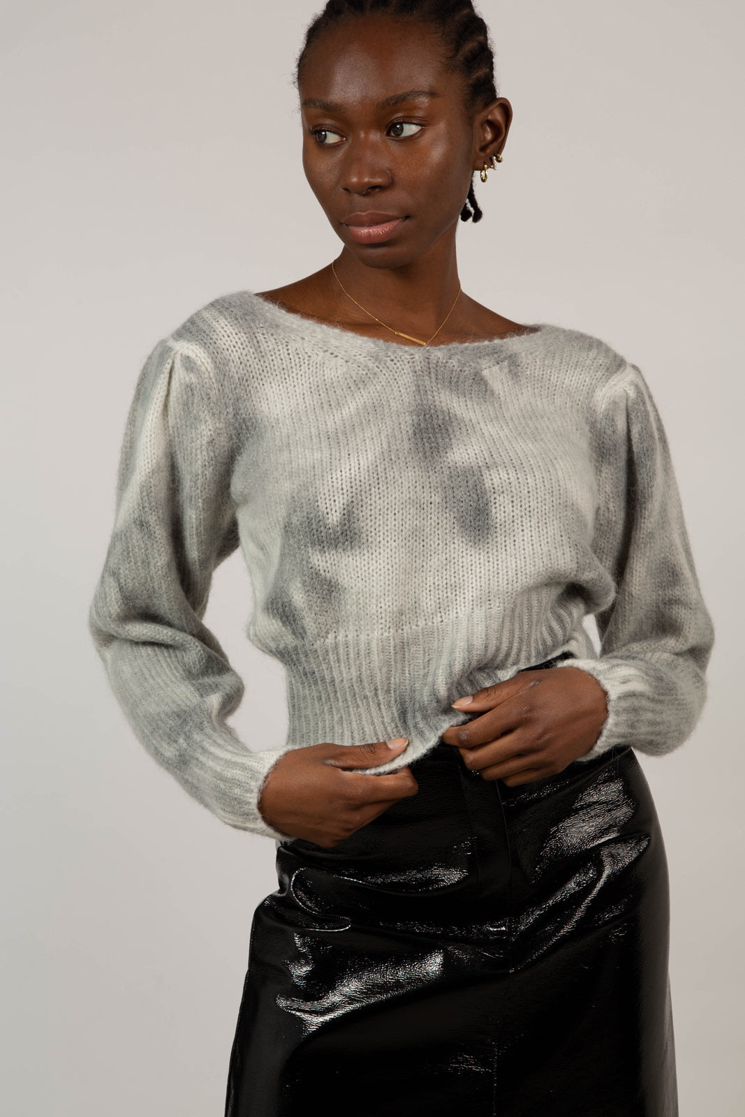 Grey tie-dye V-neck jumper_5