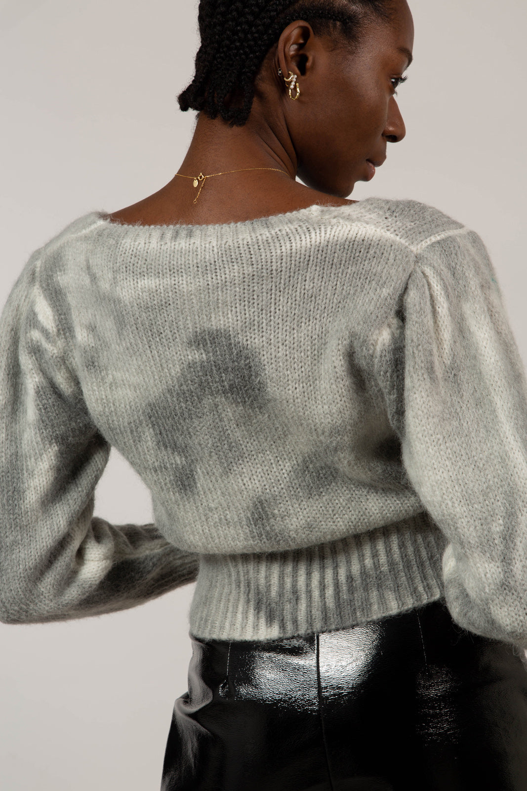 Grey tie-dye V-neck jumper_2