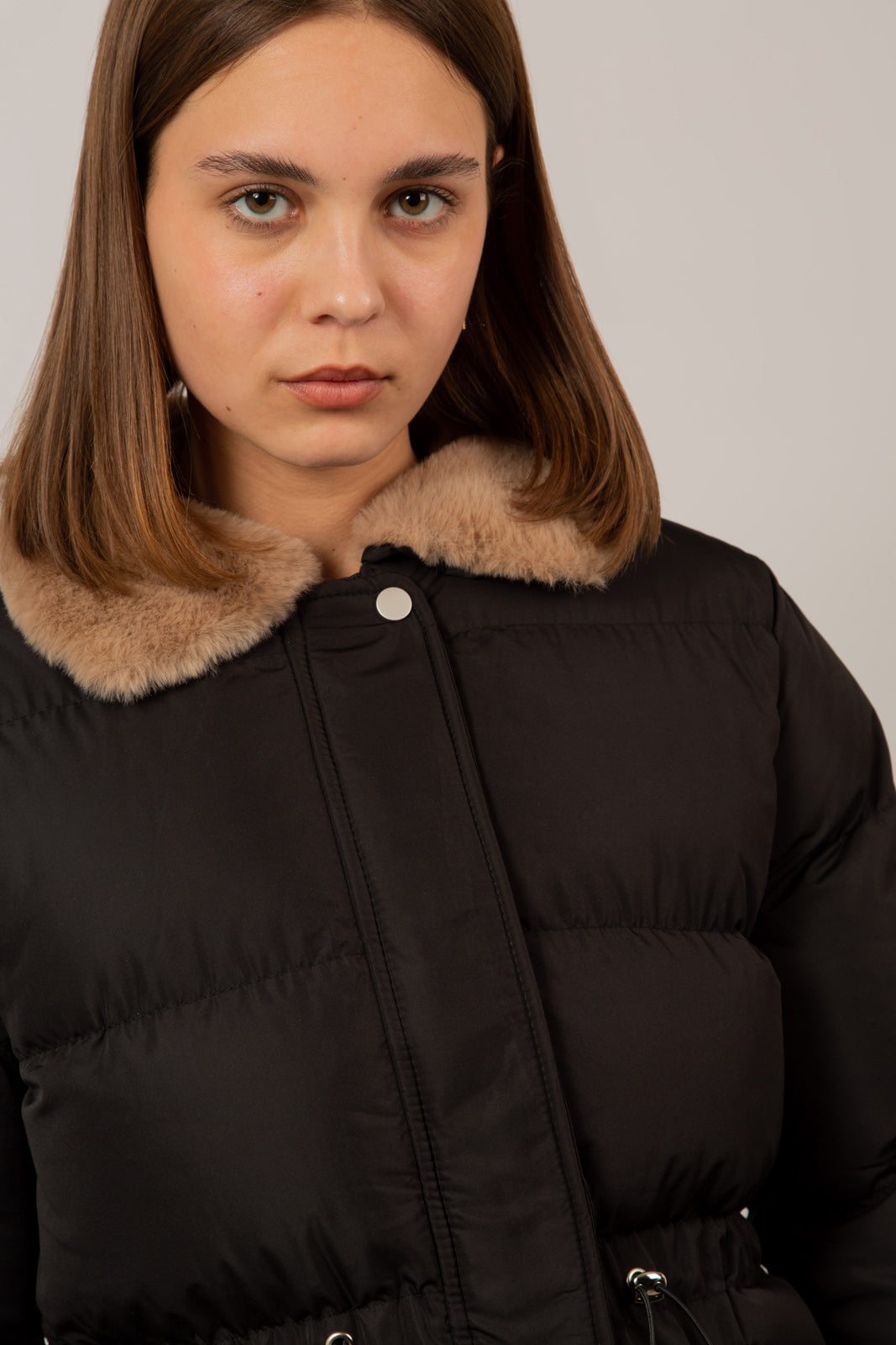 Black and brown fur collar puffer jacket_3