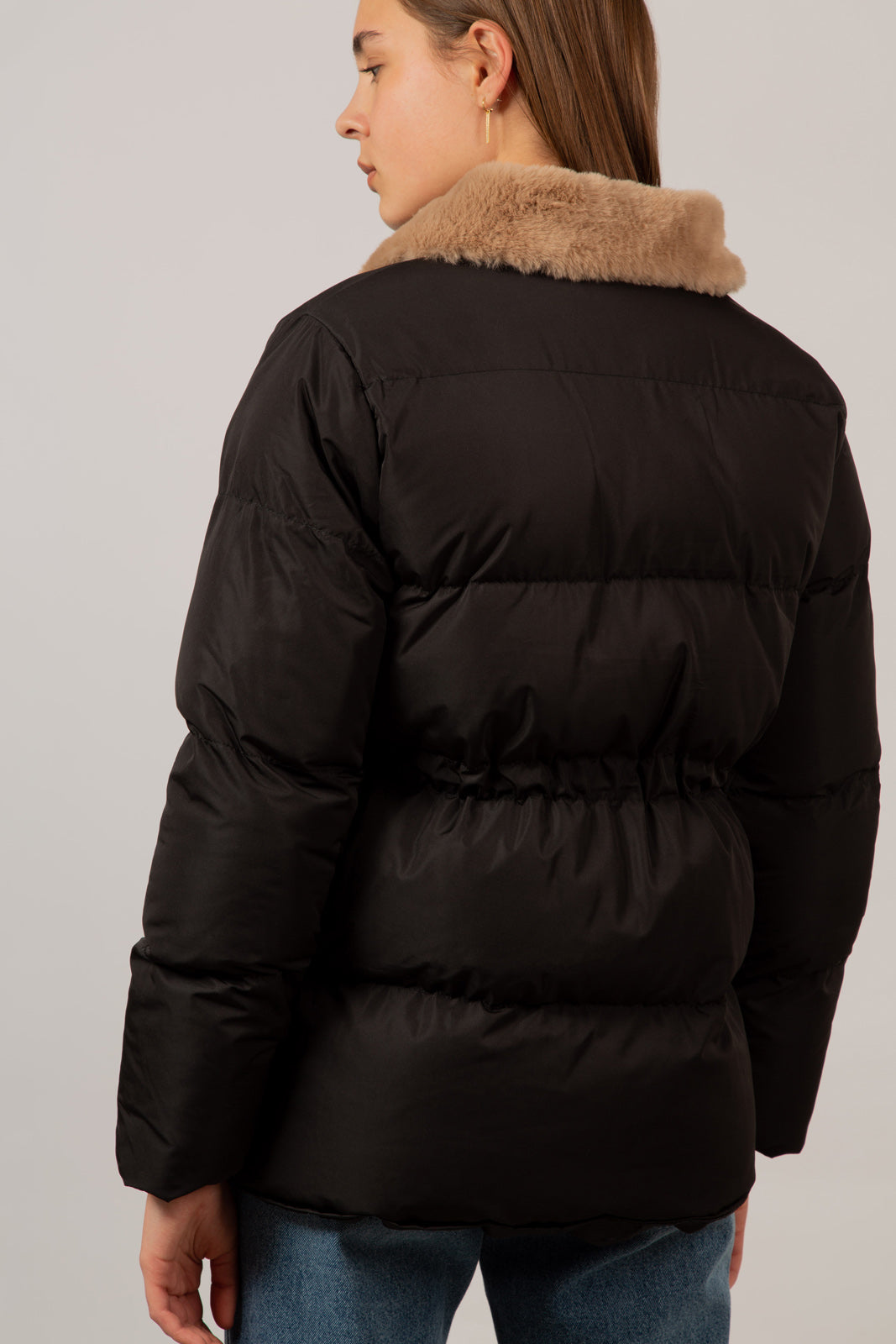 Black and brown fur collar puffer jacket_2