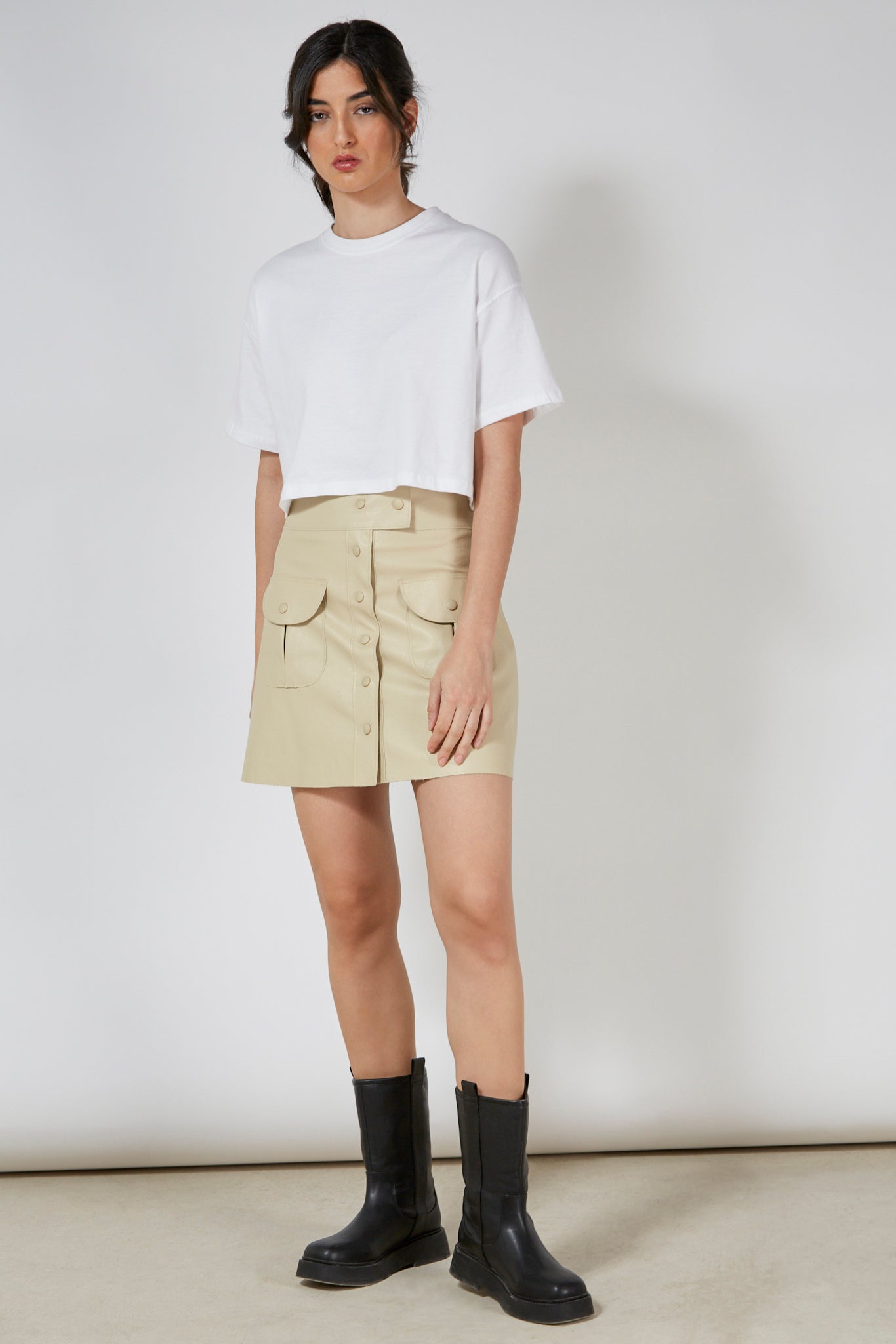 Beige vegan leather pocket front mini skirt_6