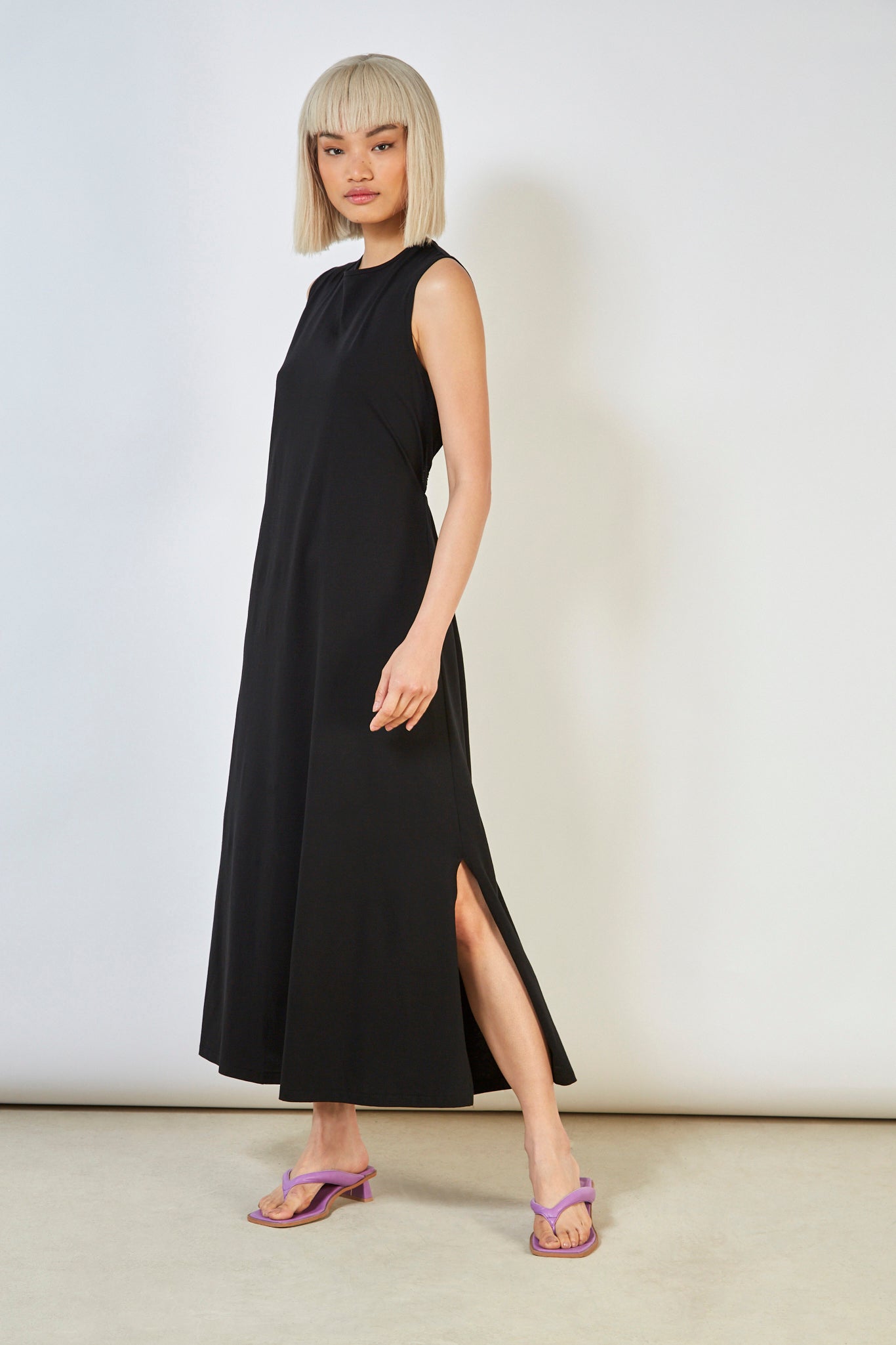 Black peek back jersey dress_5
