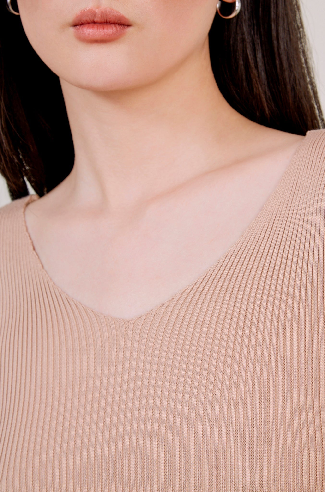 Beige V neck knit tee_5