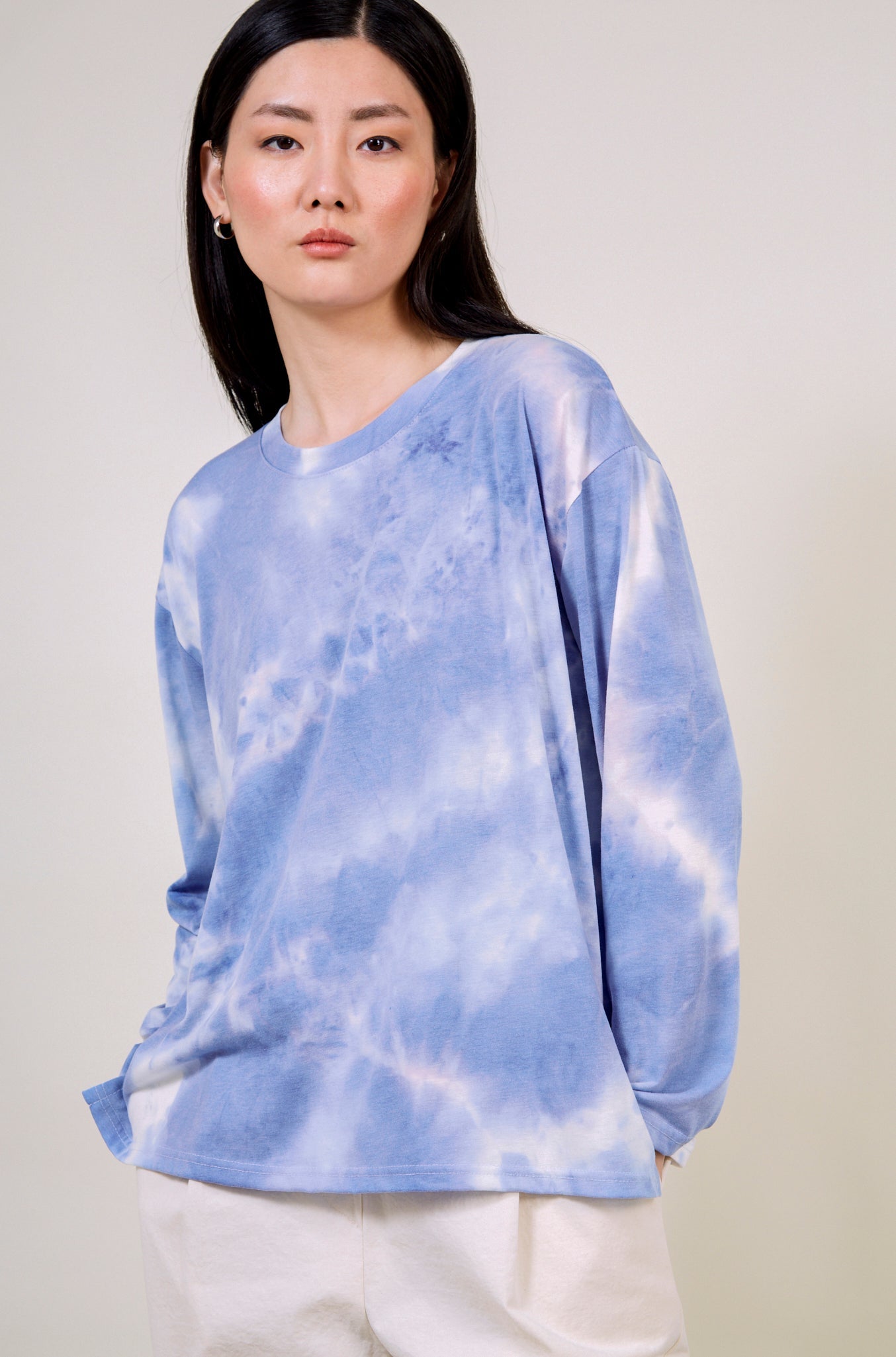 Blue and white tie dye long sleeved tee_2