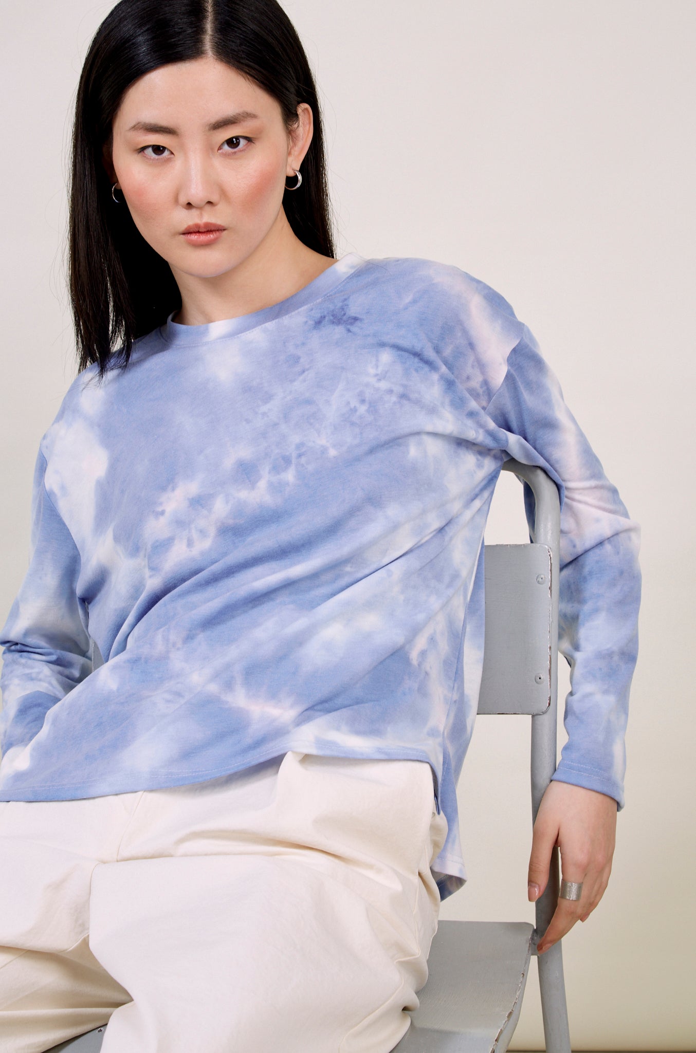 Blue and white tie dye long sleeved tee_1