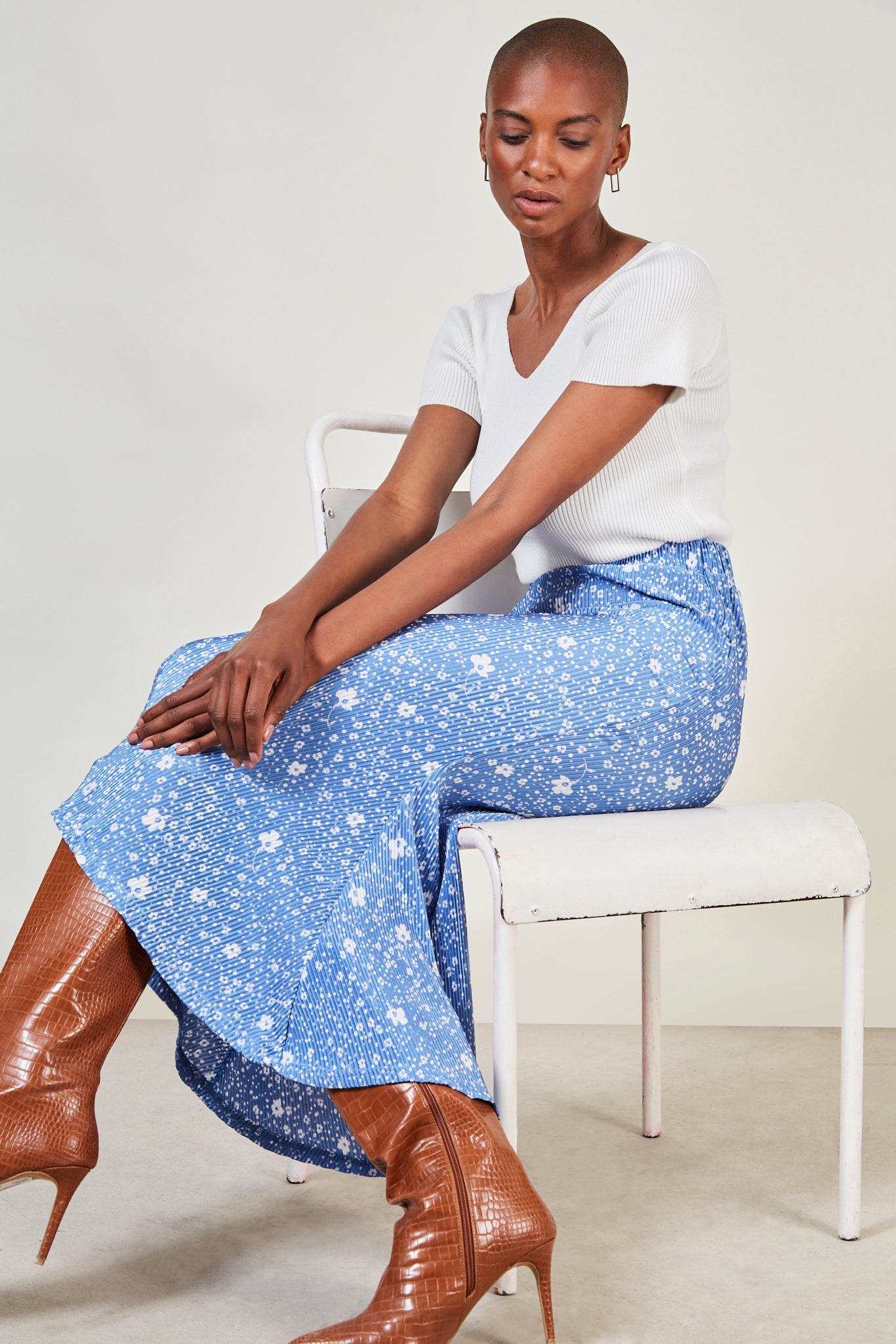 Blue and white floral print ribbed skirt_7