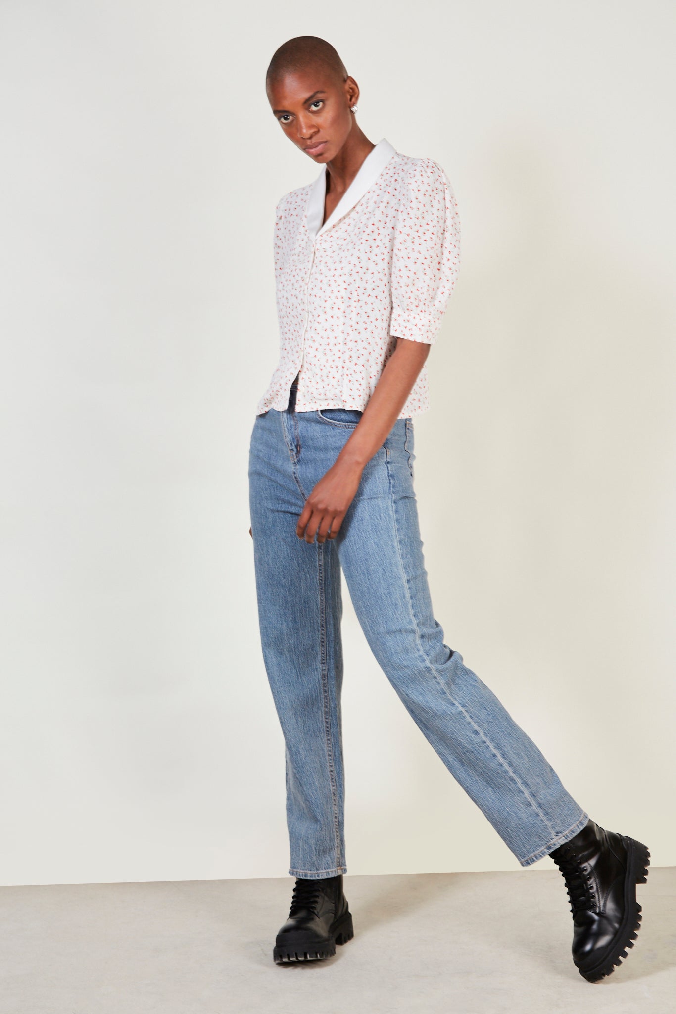 Ivory and red floral print contrast collar blouse_4