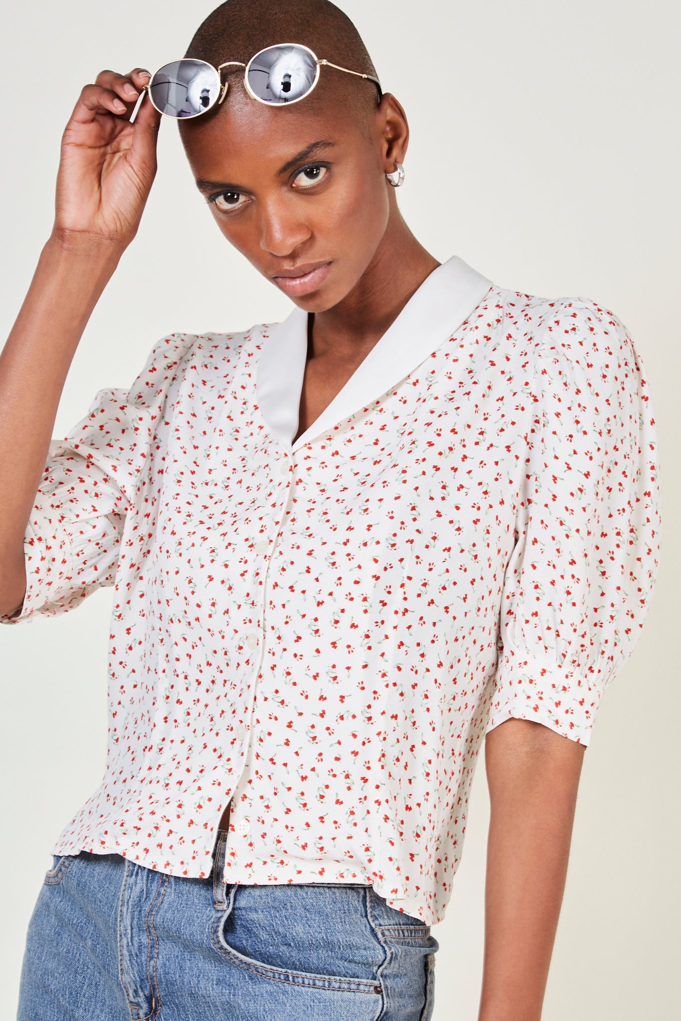 Ivory and red floral print contrast collar blouse_1