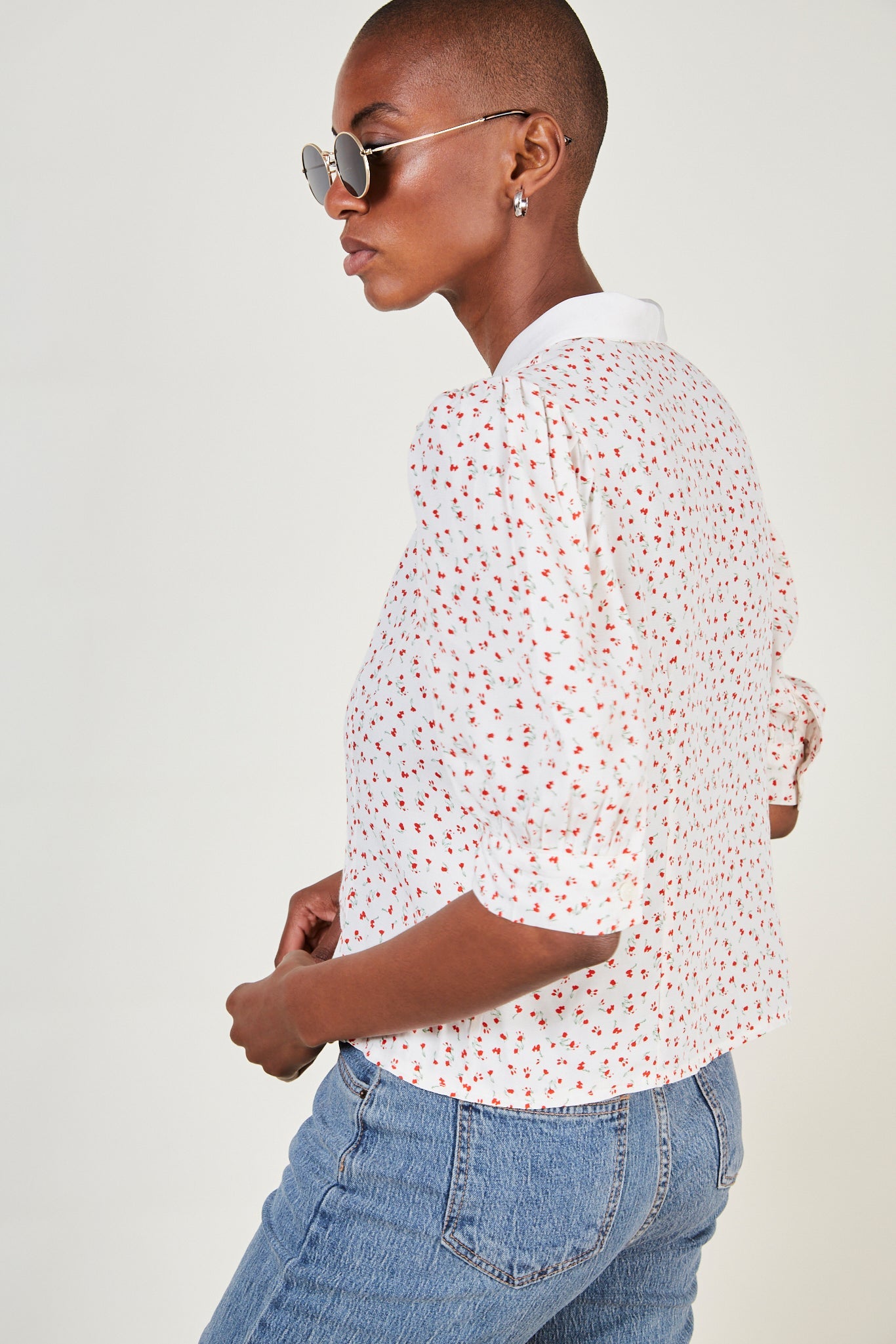 Ivory and red floral print contrast collar blouse_2