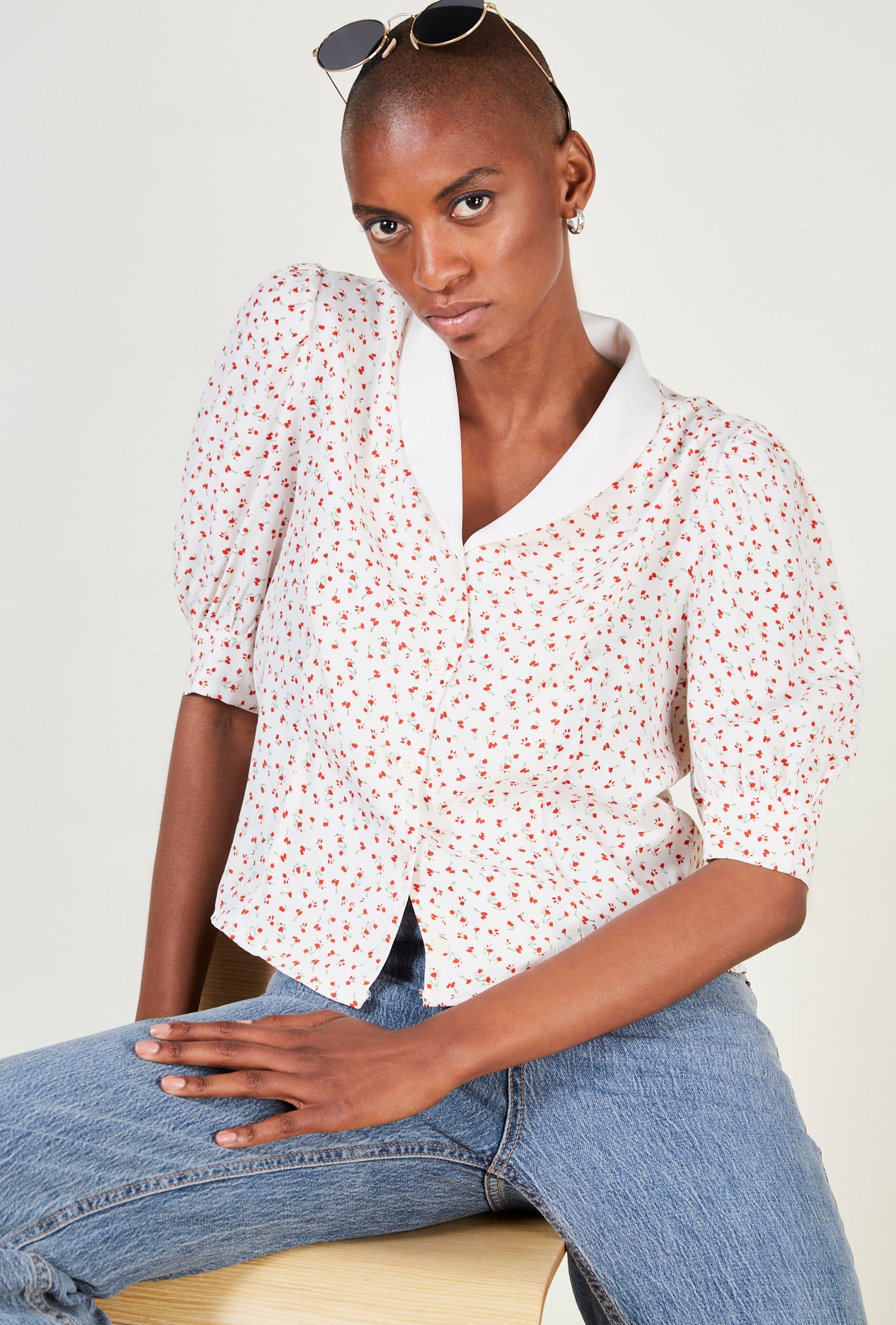 Ivory and red floral print contrast collar blouse_3