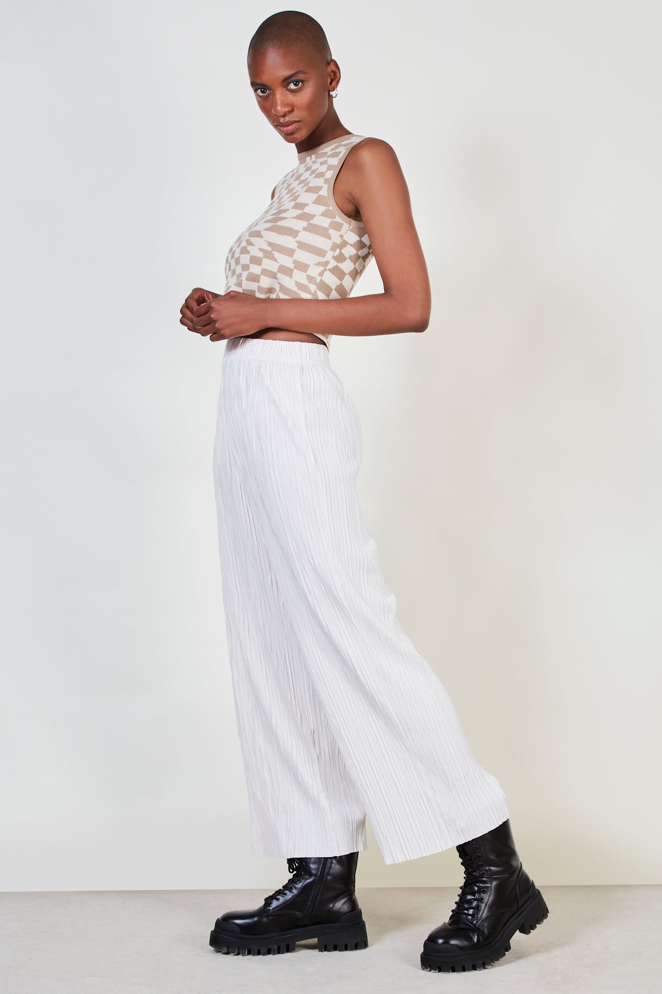 Ivory textured micro pleat trousers_3