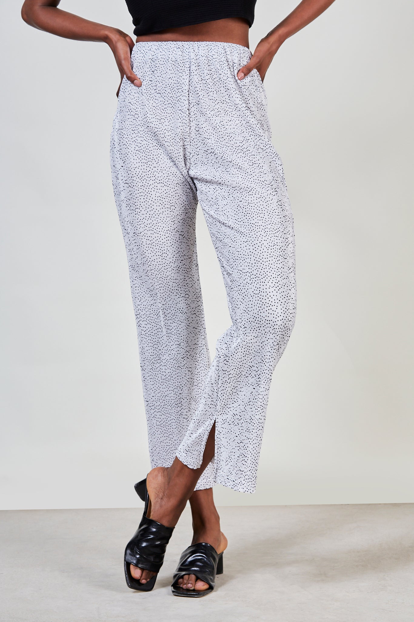 White and black polka dot ribbed trousers_2