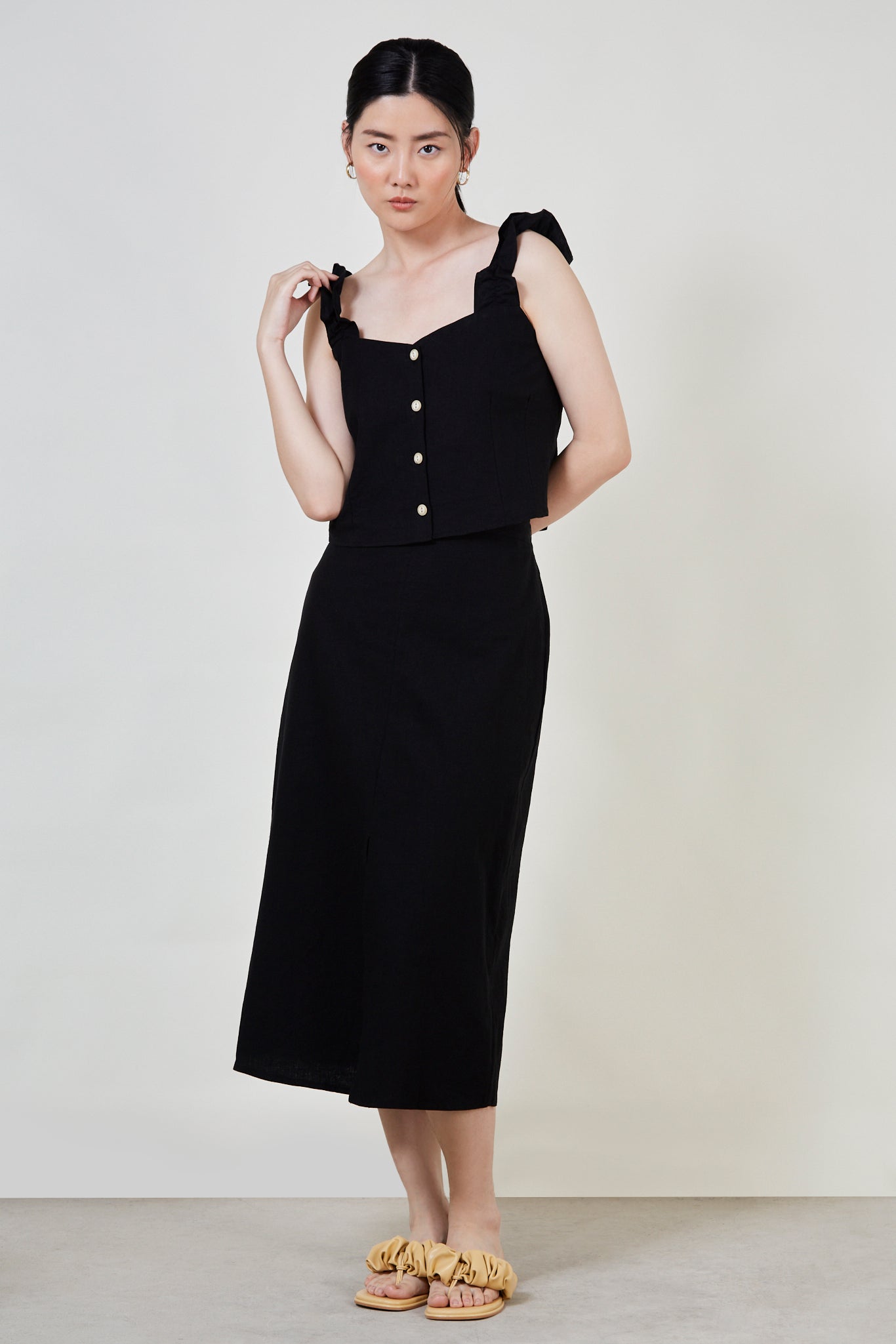 Black slit front skirt_6