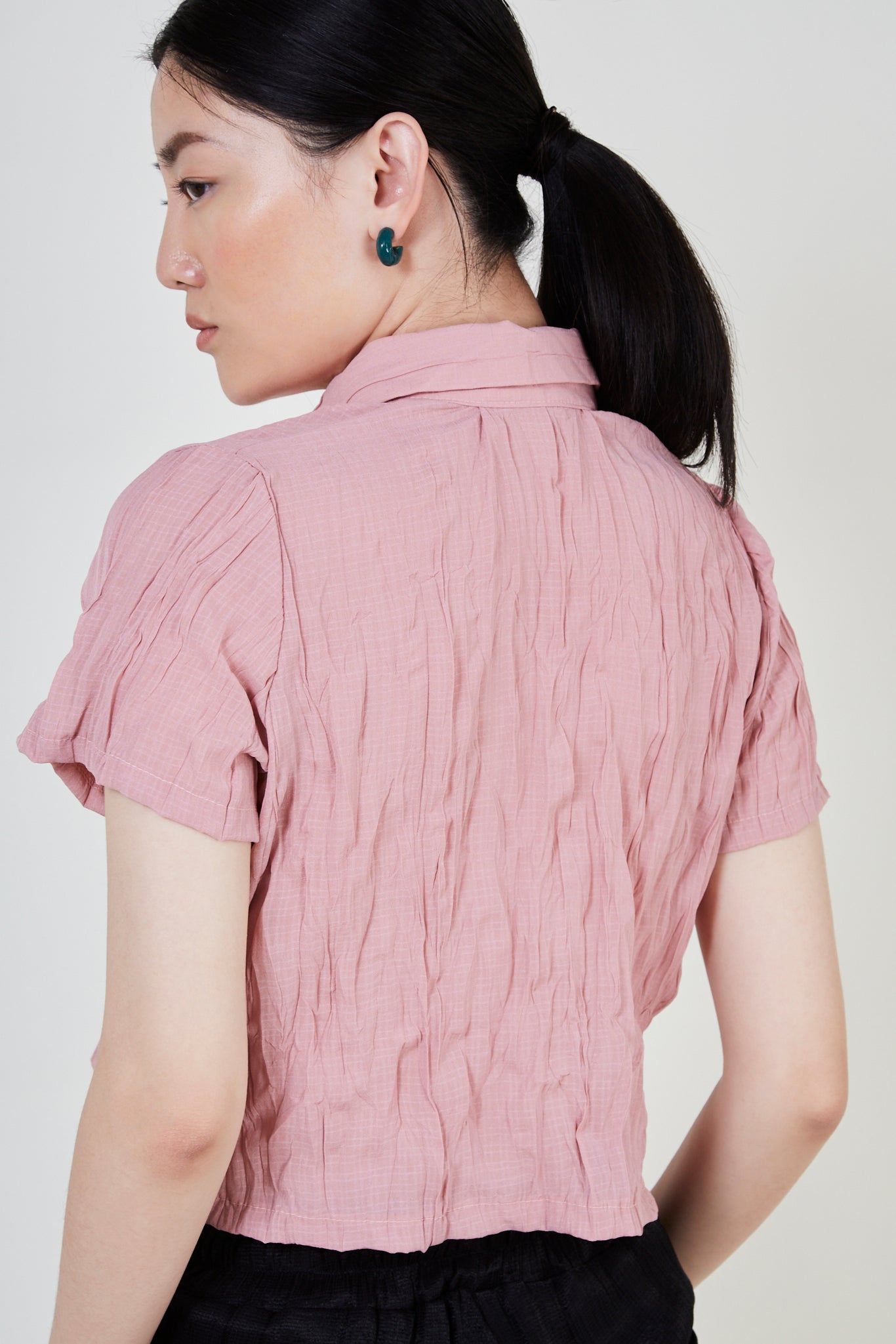 Dusty pink wrinkle short sleeved button up blouse_4