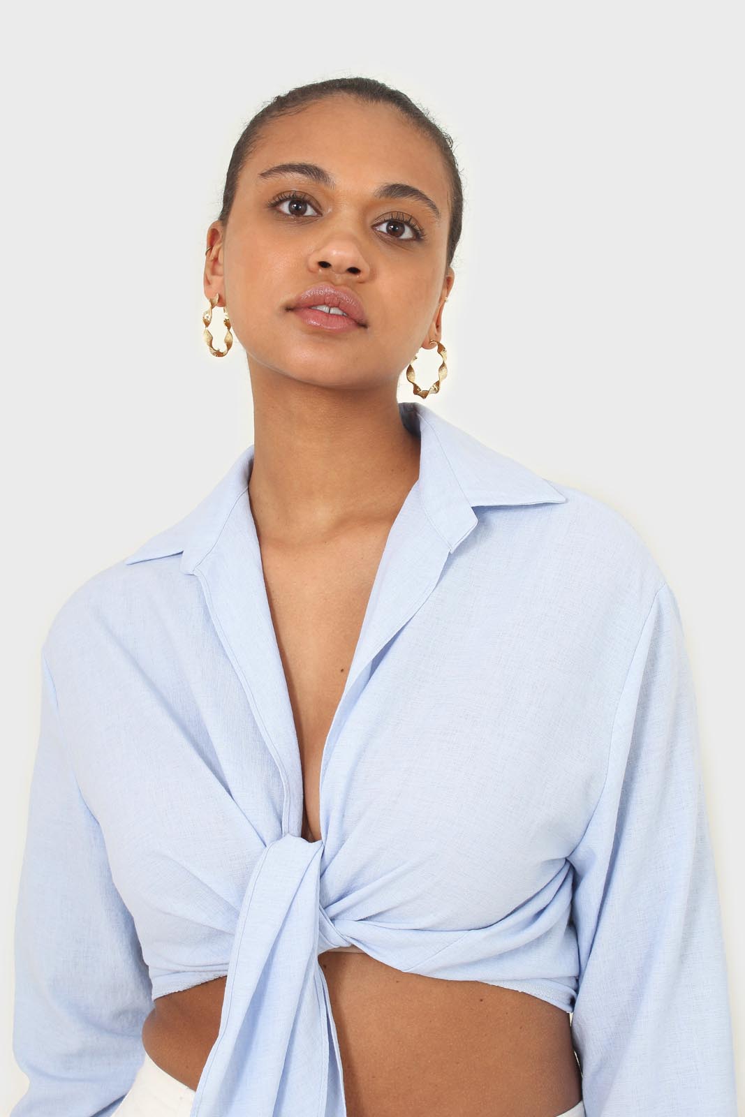 Pale blue linen plunging tie front shirt_10