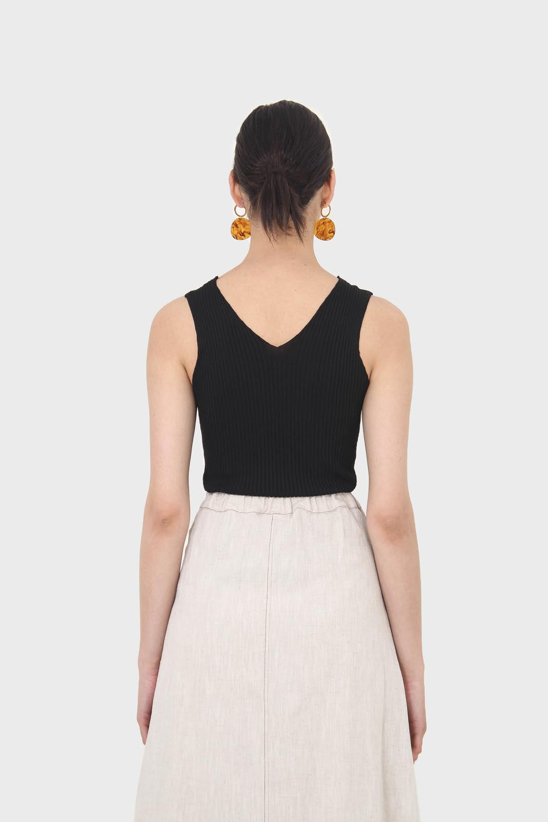 Black ribbed double V-neck knit tank_10
