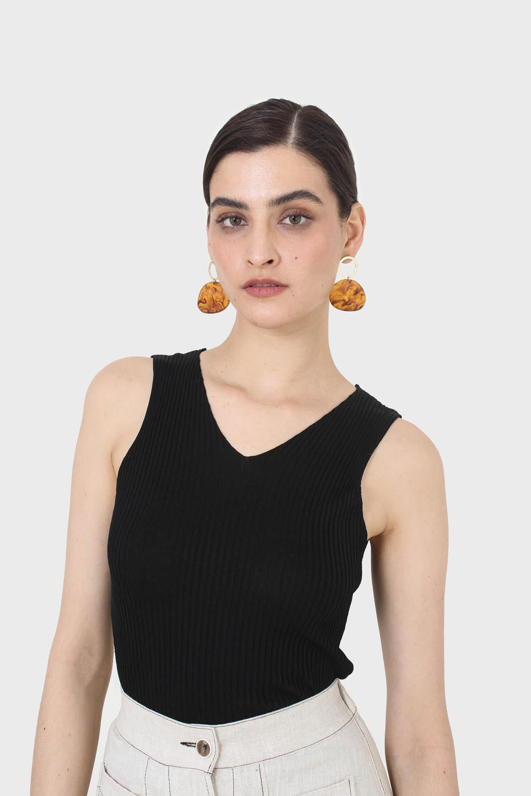 Black ribbed double V-neck knit tank_9
