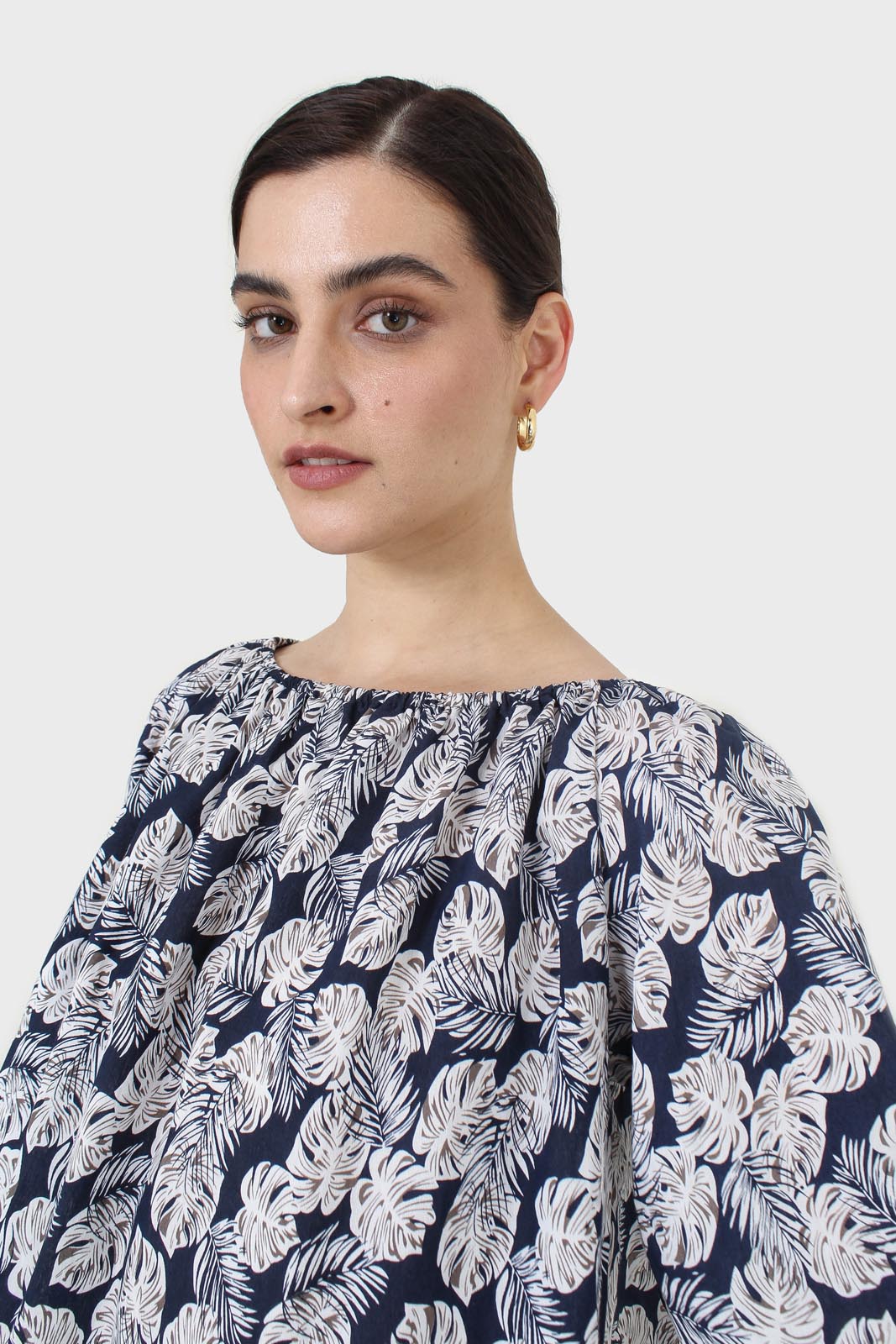 Blue and white floral off shoulder top_9